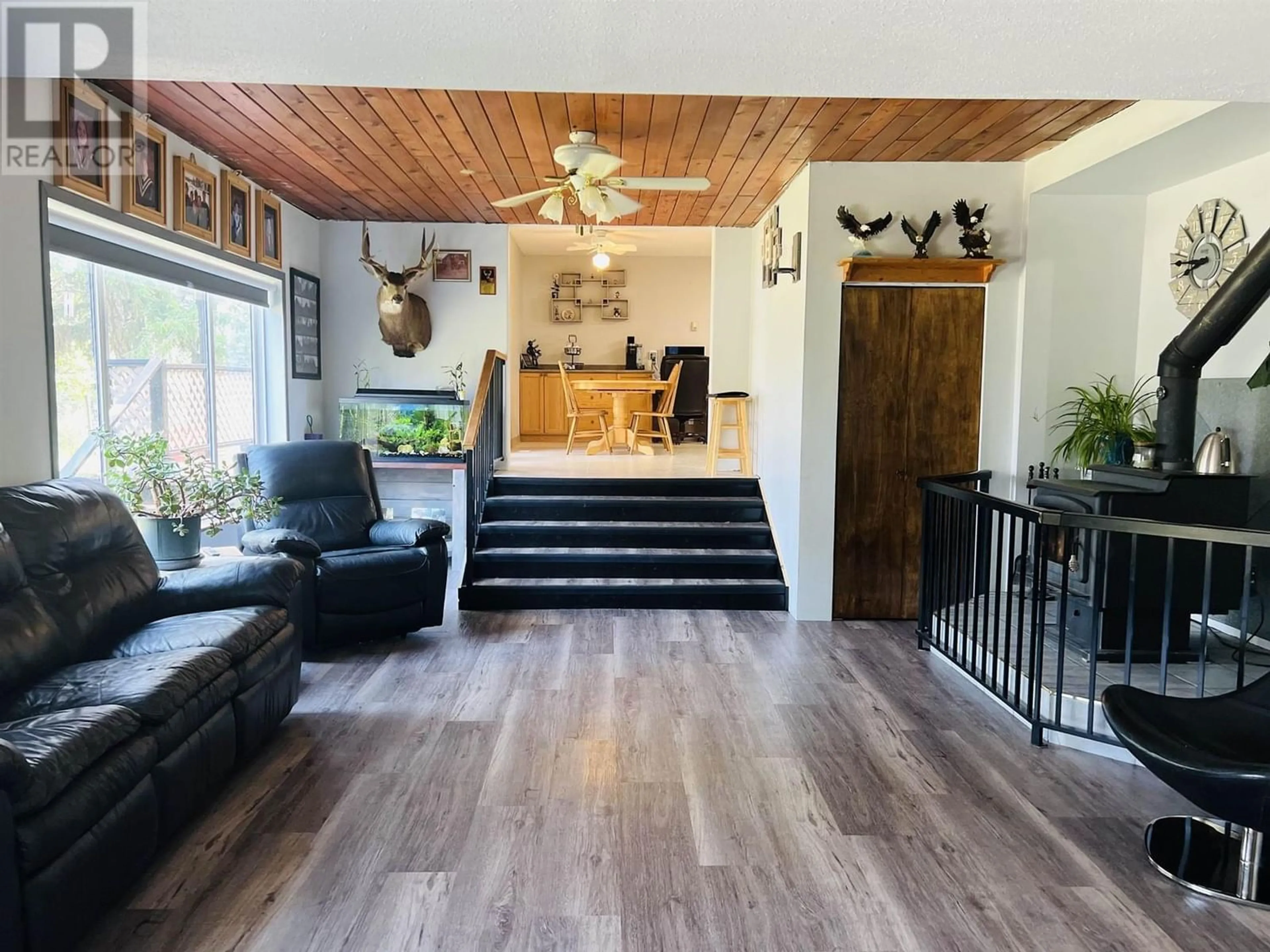 Indoor foyer for 613 HULL ROAD, Williams Lake British Columbia V2G3S8