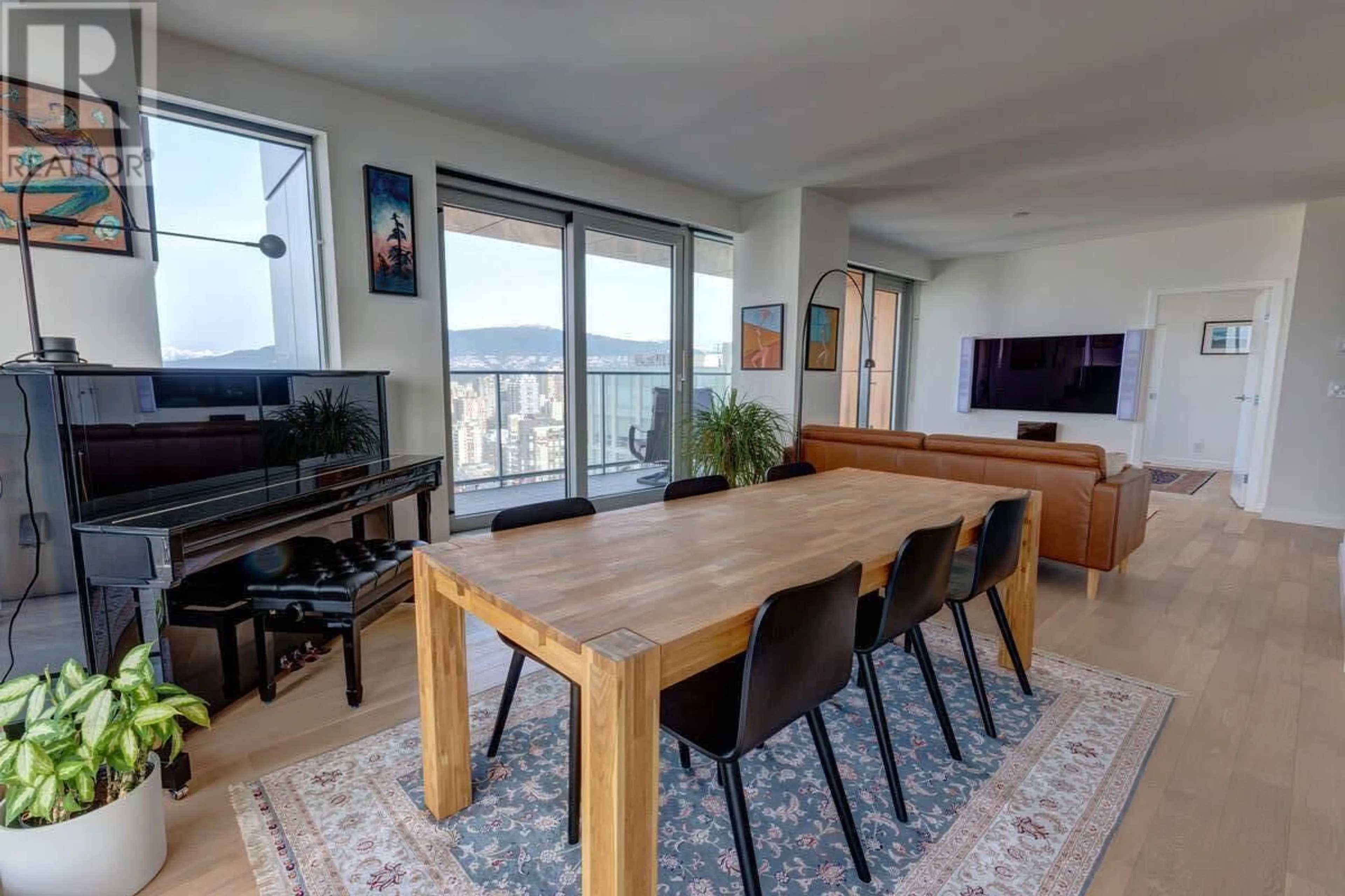 Dining room, wood floors, cottage for 3703 1480 HOWE STREET, Vancouver British Columbia V6Z0G5