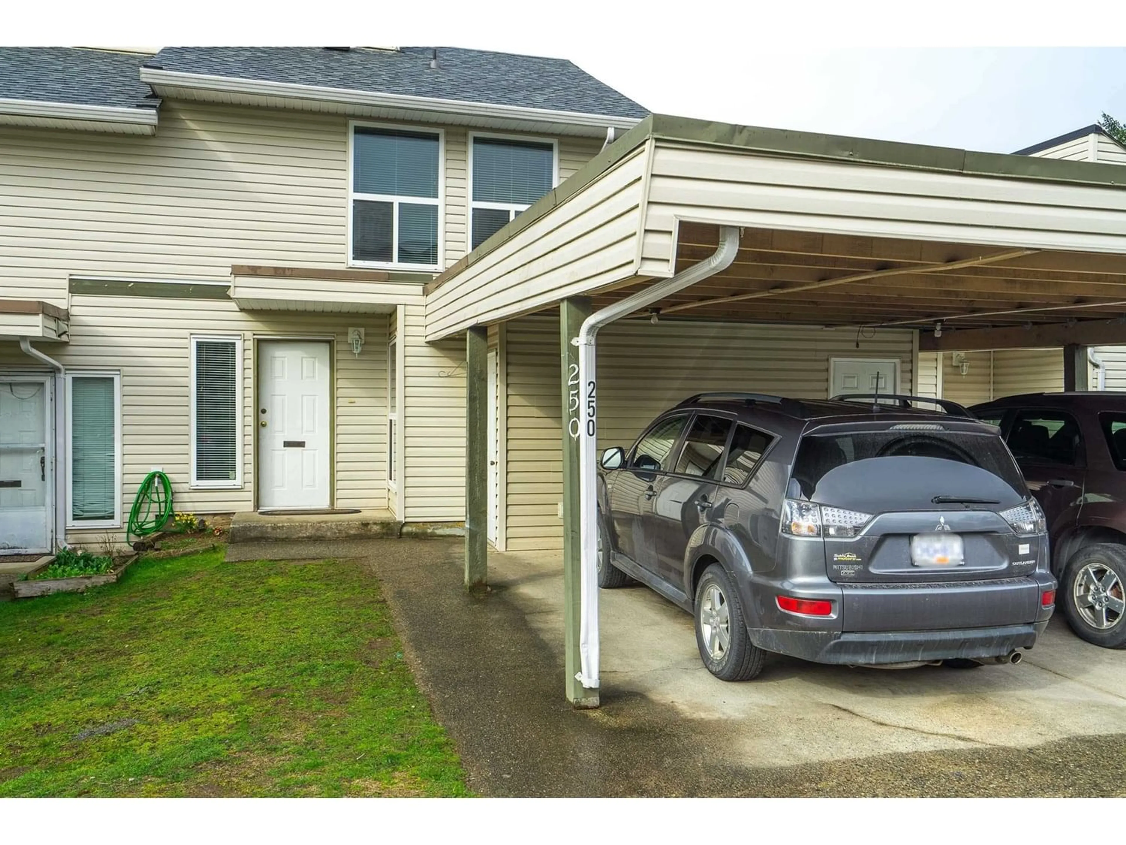 Indoor garage for 250 32550 MACLURE ROAD, Abbotsford British Columbia V2T4N3