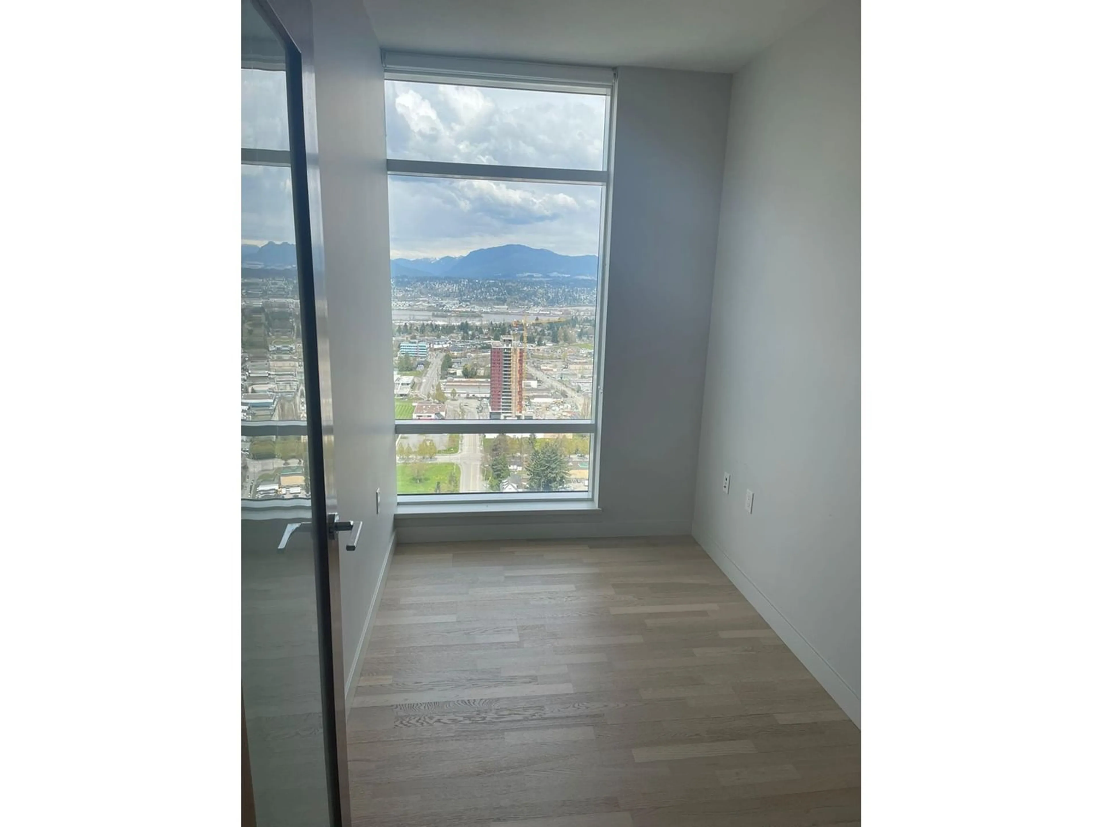 A pic of a room for 3909 13495 CENTRAL AVENUE, Surrey British Columbia V3T0K2