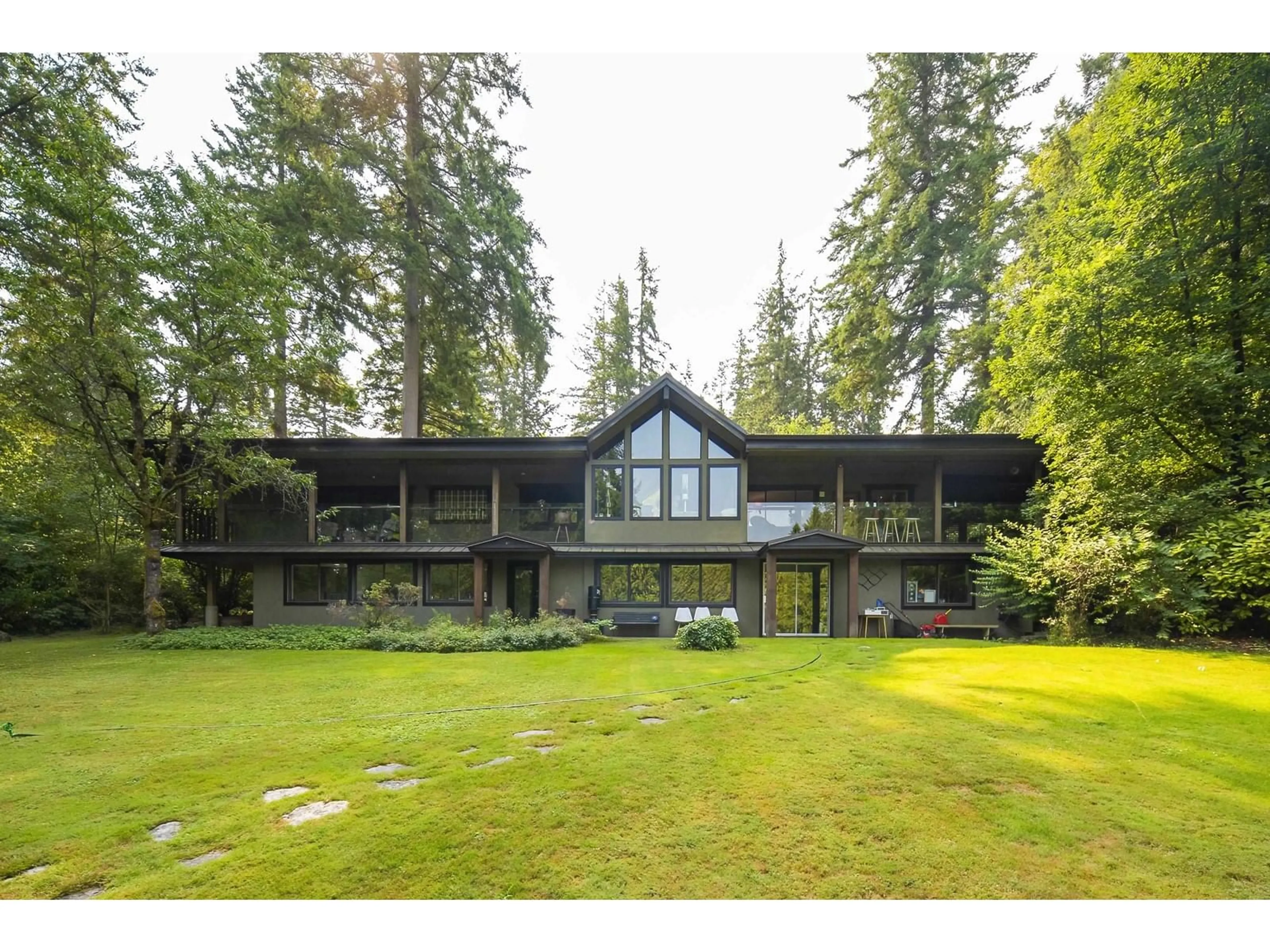 A pic from outside/outdoor area/front of a property/back of a property/a pic from drone, unknown for 14275 28, Surrey British Columbia V4P2H2