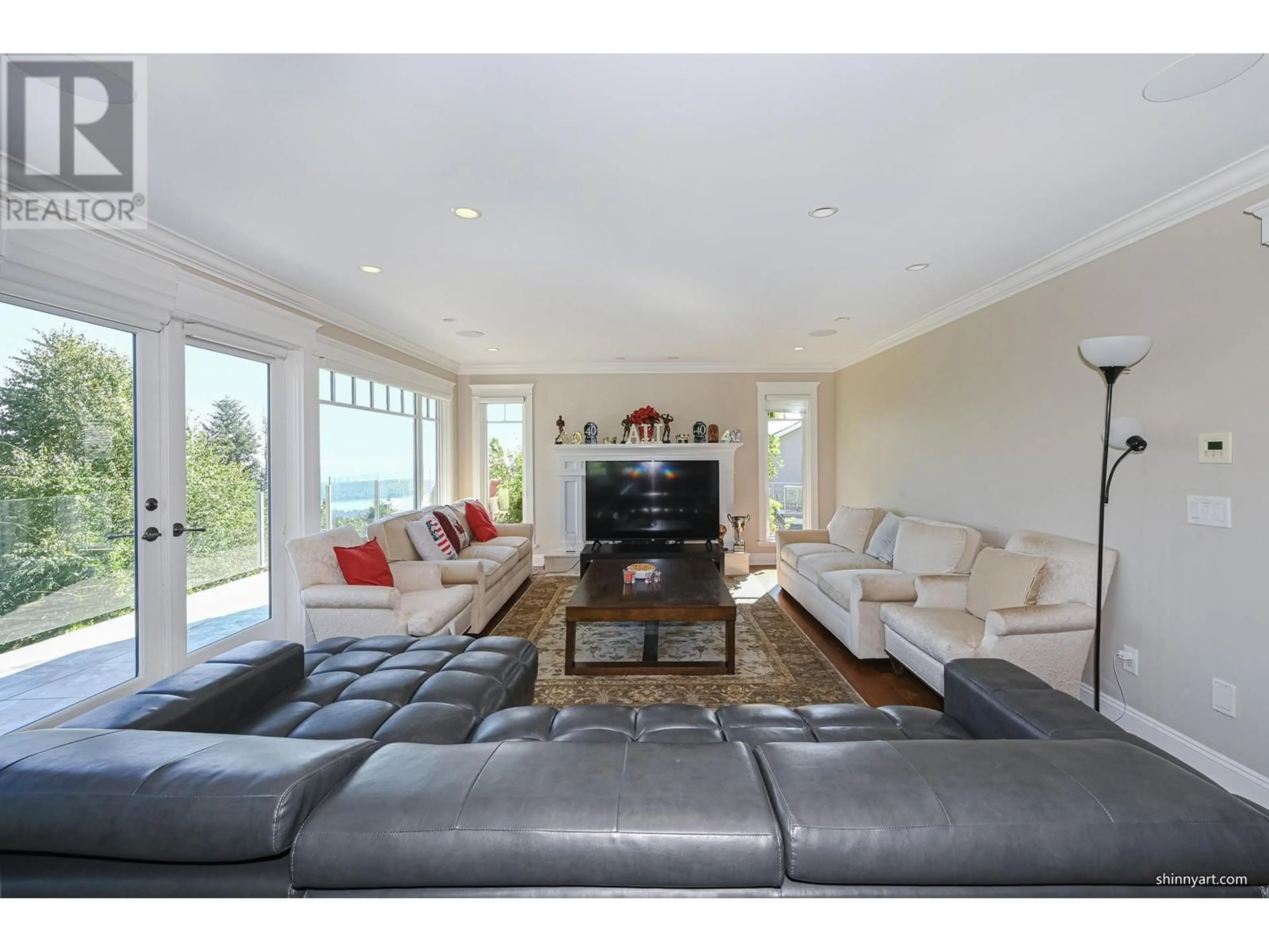 Living room for 1444 SANDHURST PLACE, West Vancouver British Columbia V7S2P3