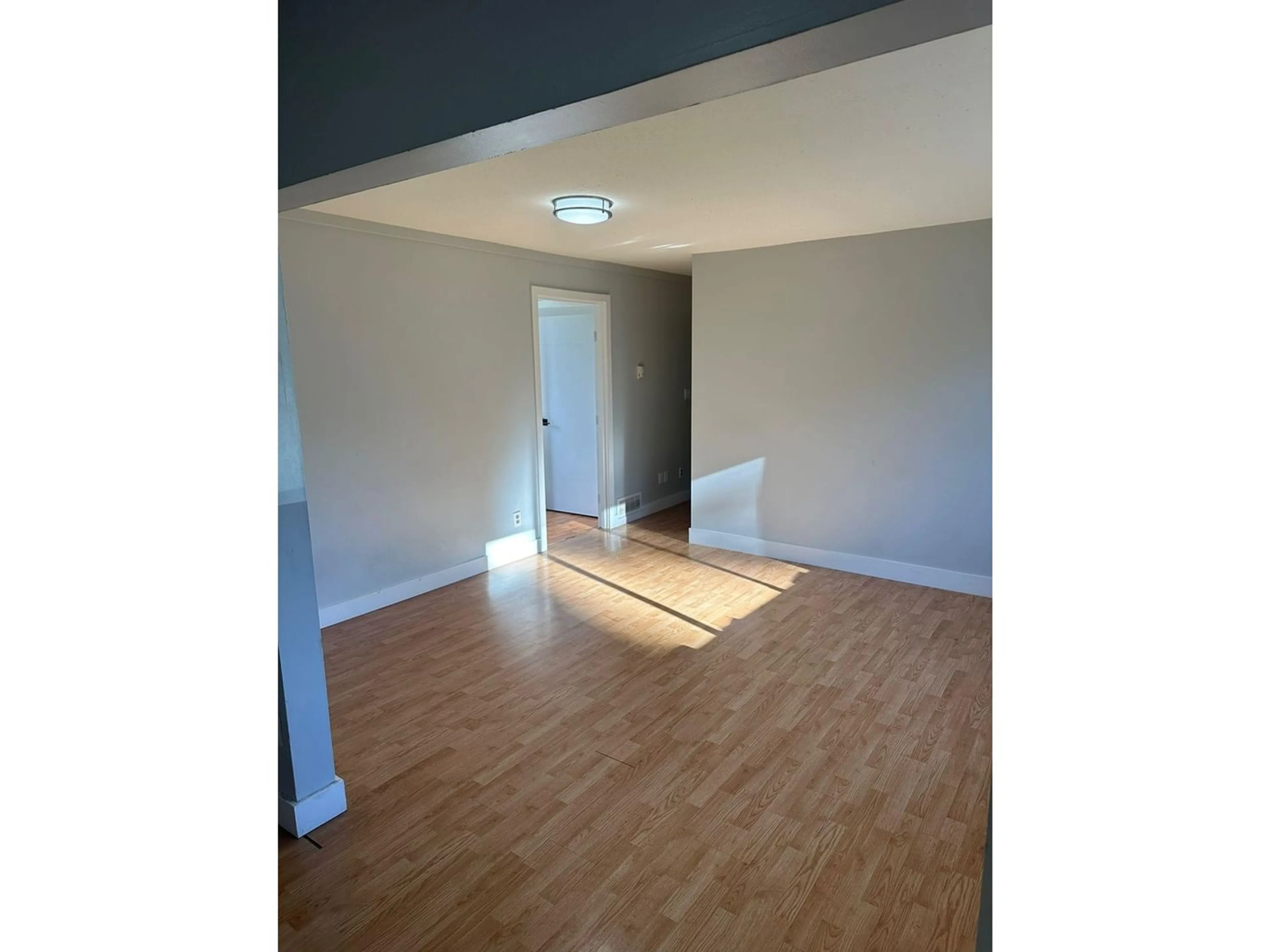 A pic of a room for 14095 110 AVENUE, Surrey British Columbia V3R1Z3