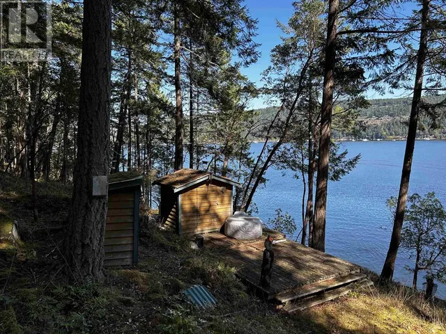 762 RIDGE ROAD, Galiano Island 2