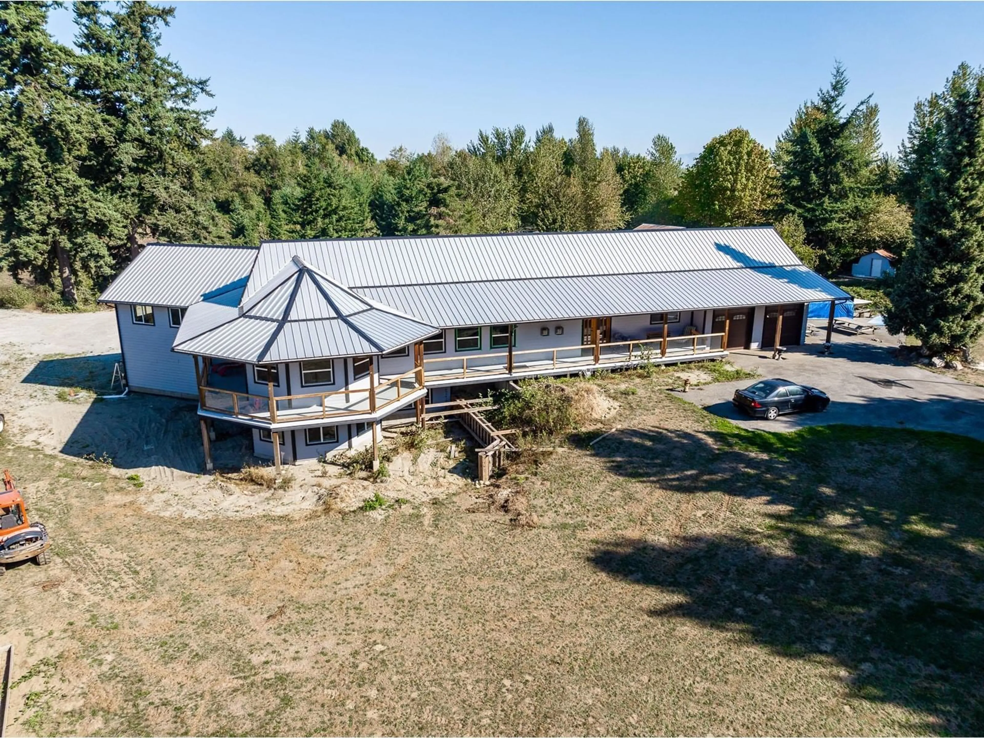 A pic from outside/outdoor area/front of a property/back of a property/a pic from drone, building for 857 BRADNER, Abbotsford British Columbia V4X1H8