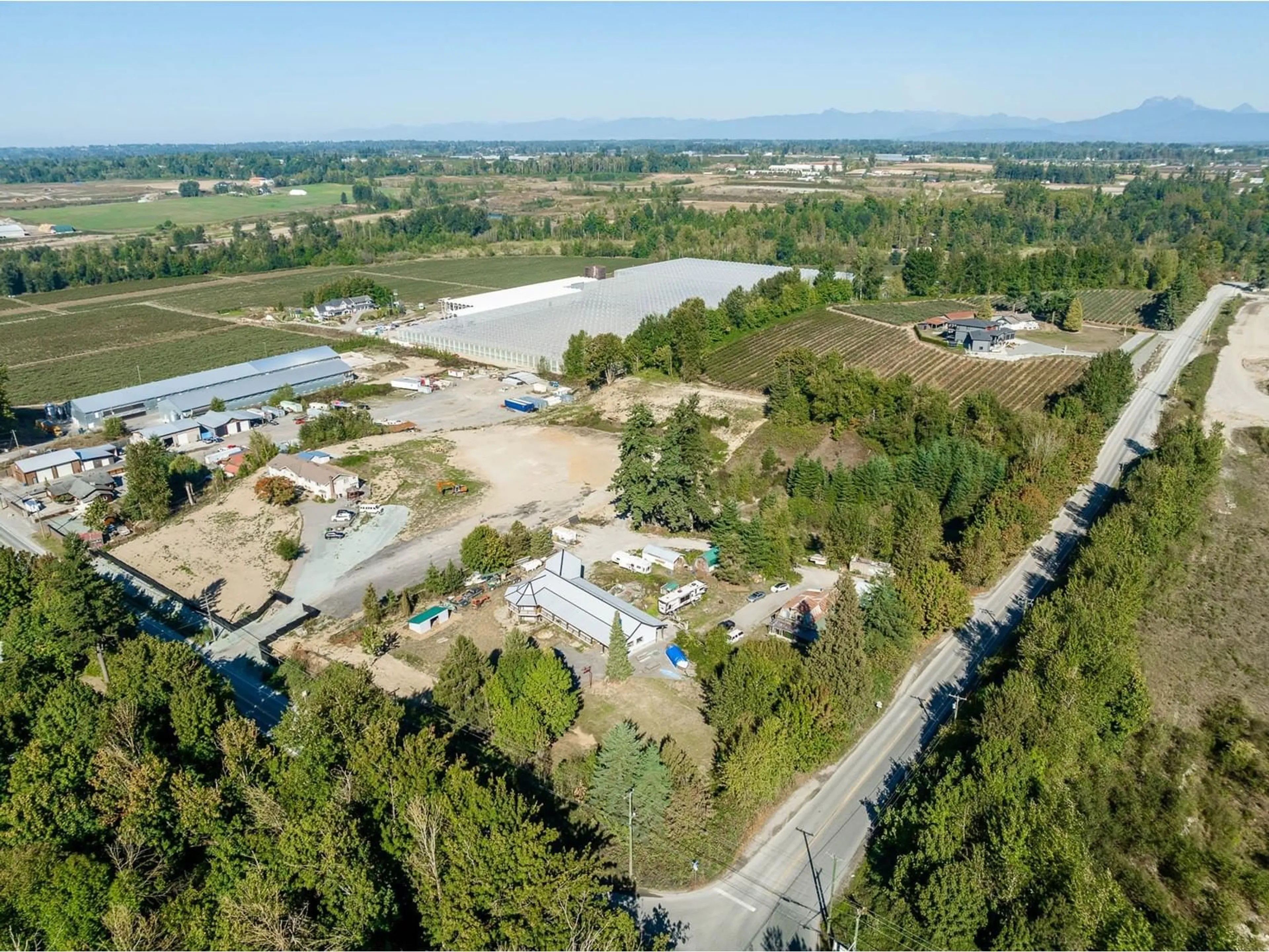 A pic from outside/outdoor area/front of a property/back of a property/a pic from drone, water/lake/river/ocean view for 857 BRADNER, Abbotsford British Columbia V4X1H8