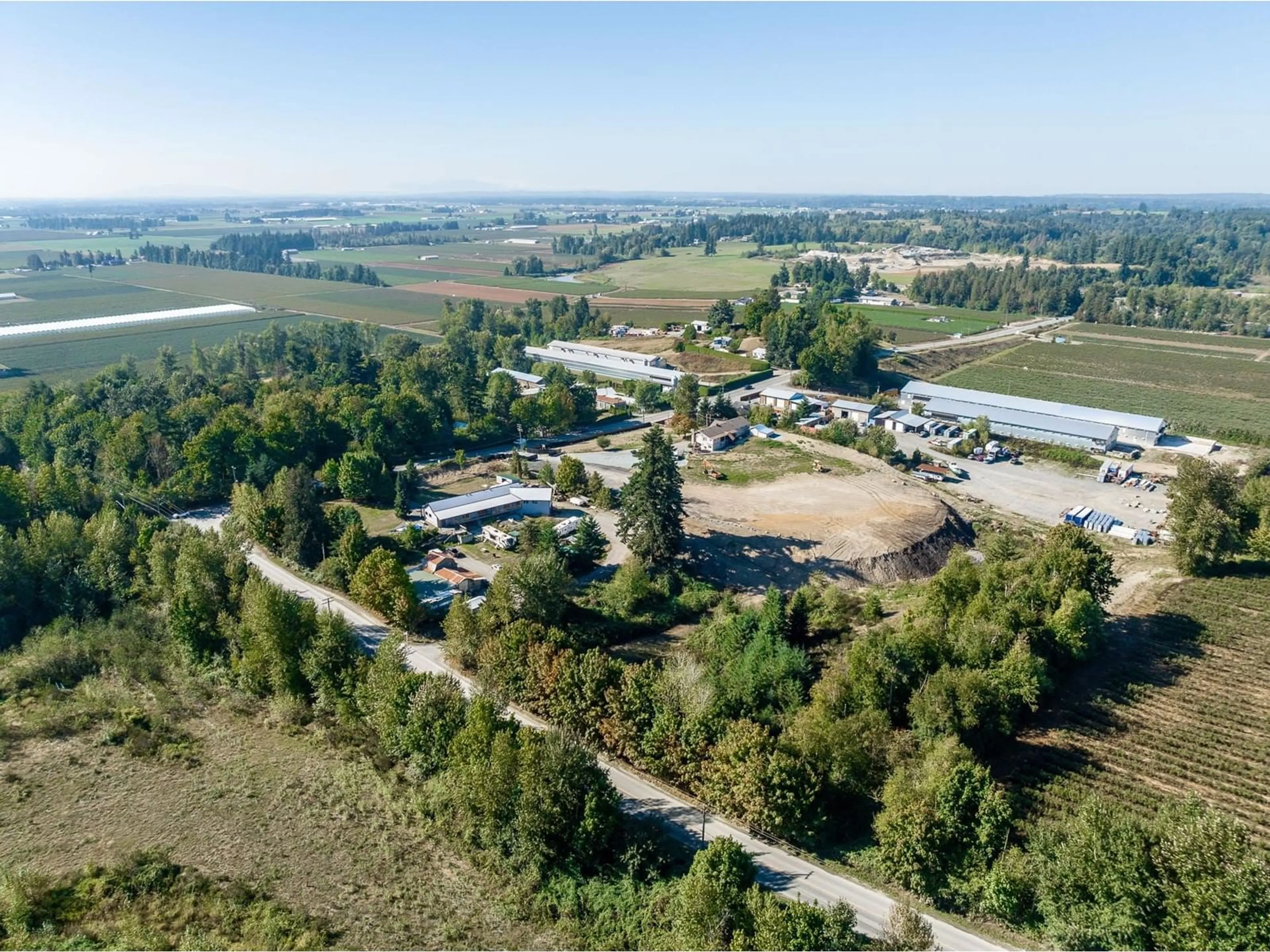 A pic from outside/outdoor area/front of a property/back of a property/a pic from drone, mountain view for 857 BRADNER, Abbotsford British Columbia V4X1H8
