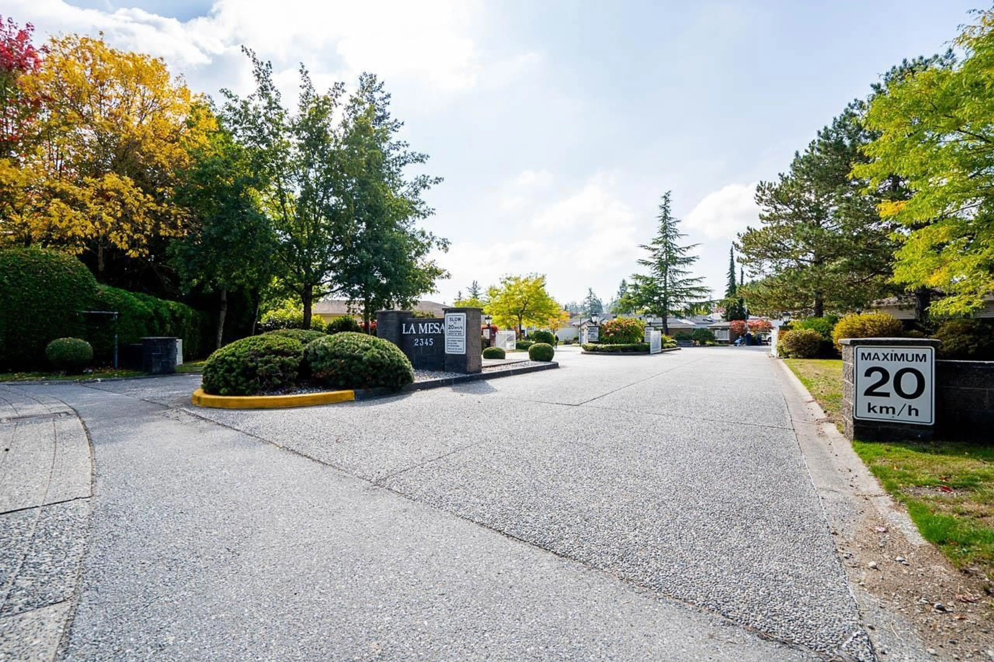 Outside view for 19 2345 CRANLEY DRIVE, Surrey British Columbia V4A9G5
