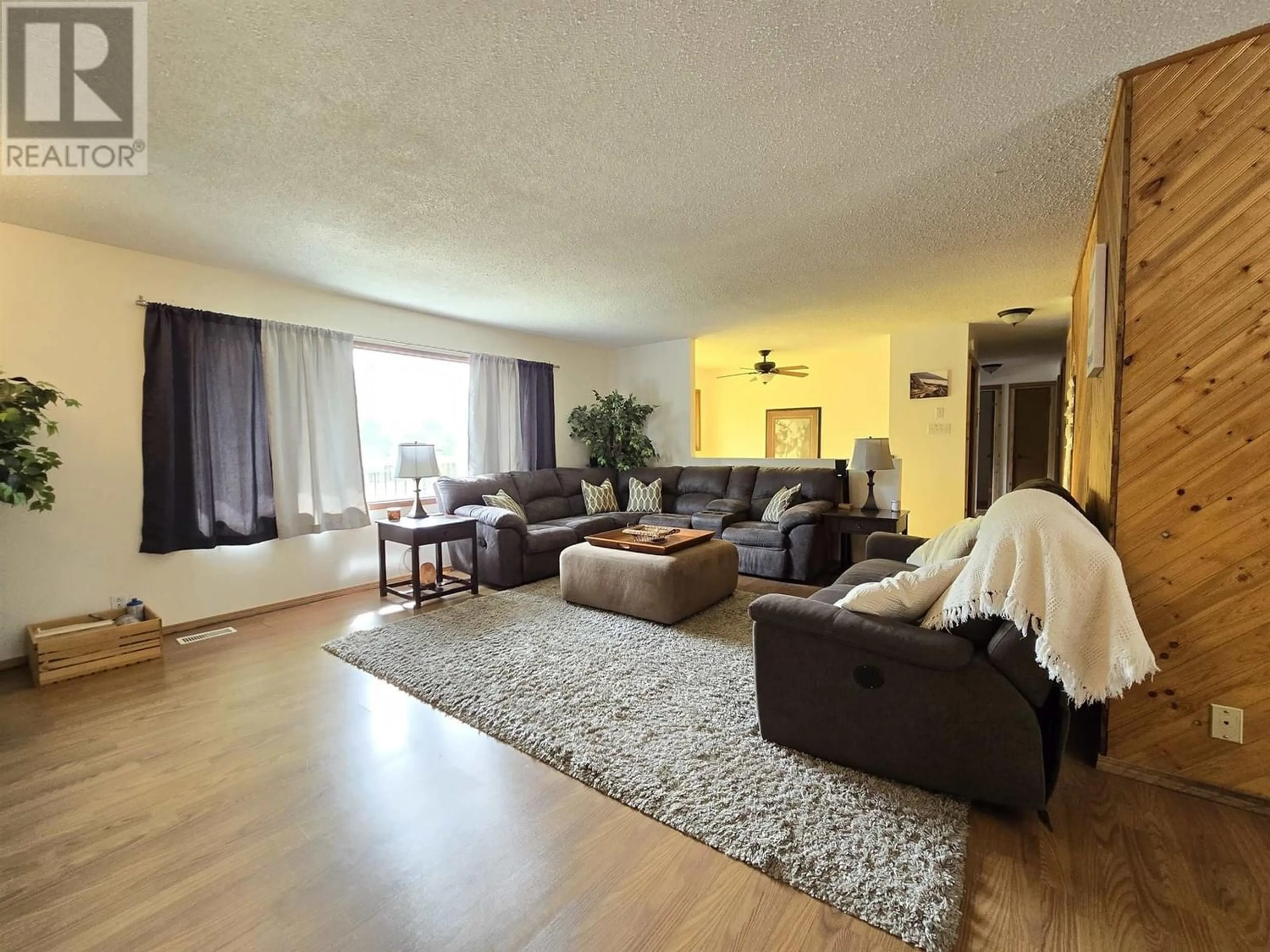 Living room for 1505 S 5 HIGHWAY, Valemount British Columbia V0E2Z0