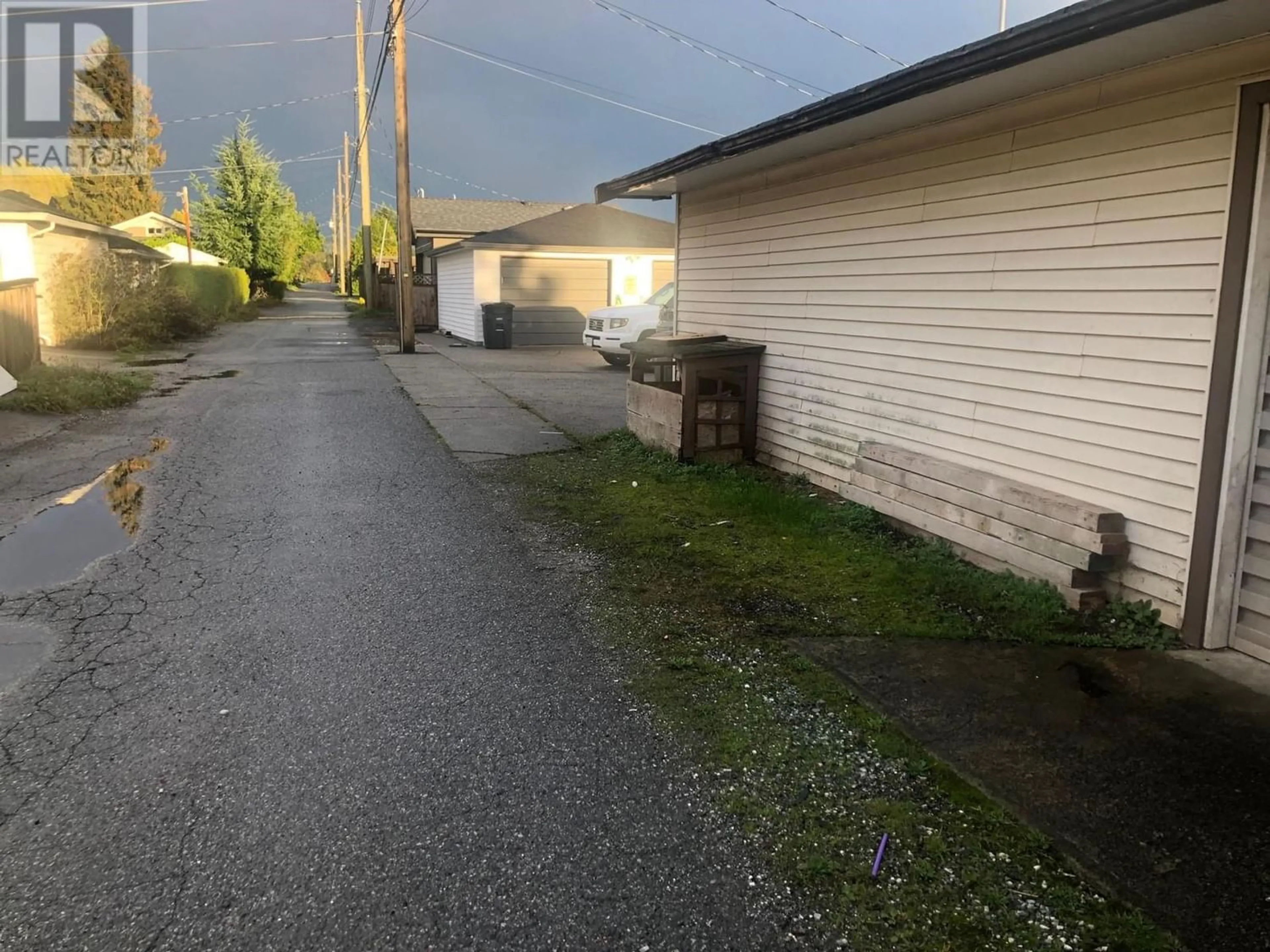 Frontside or backside of a home, the street view for 4551 NAPIER STREET, Burnaby British Columbia V5C3H4