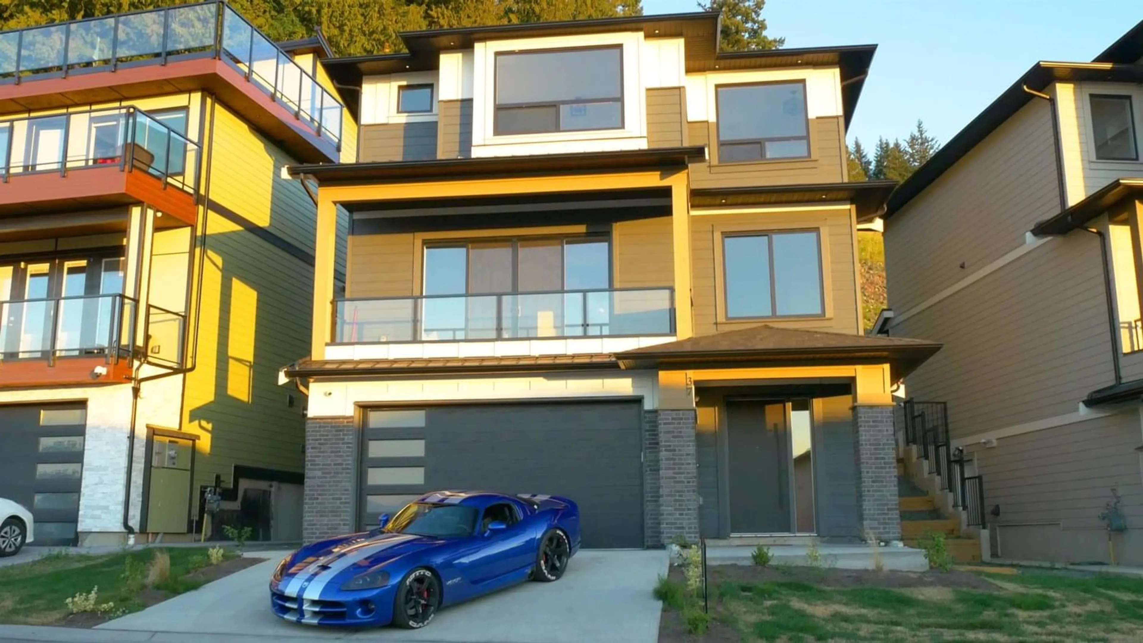 A pic from exterior of the house or condo for 37 5248 GOLDSPRING PLACE, Chilliwack British Columbia V2R5S5