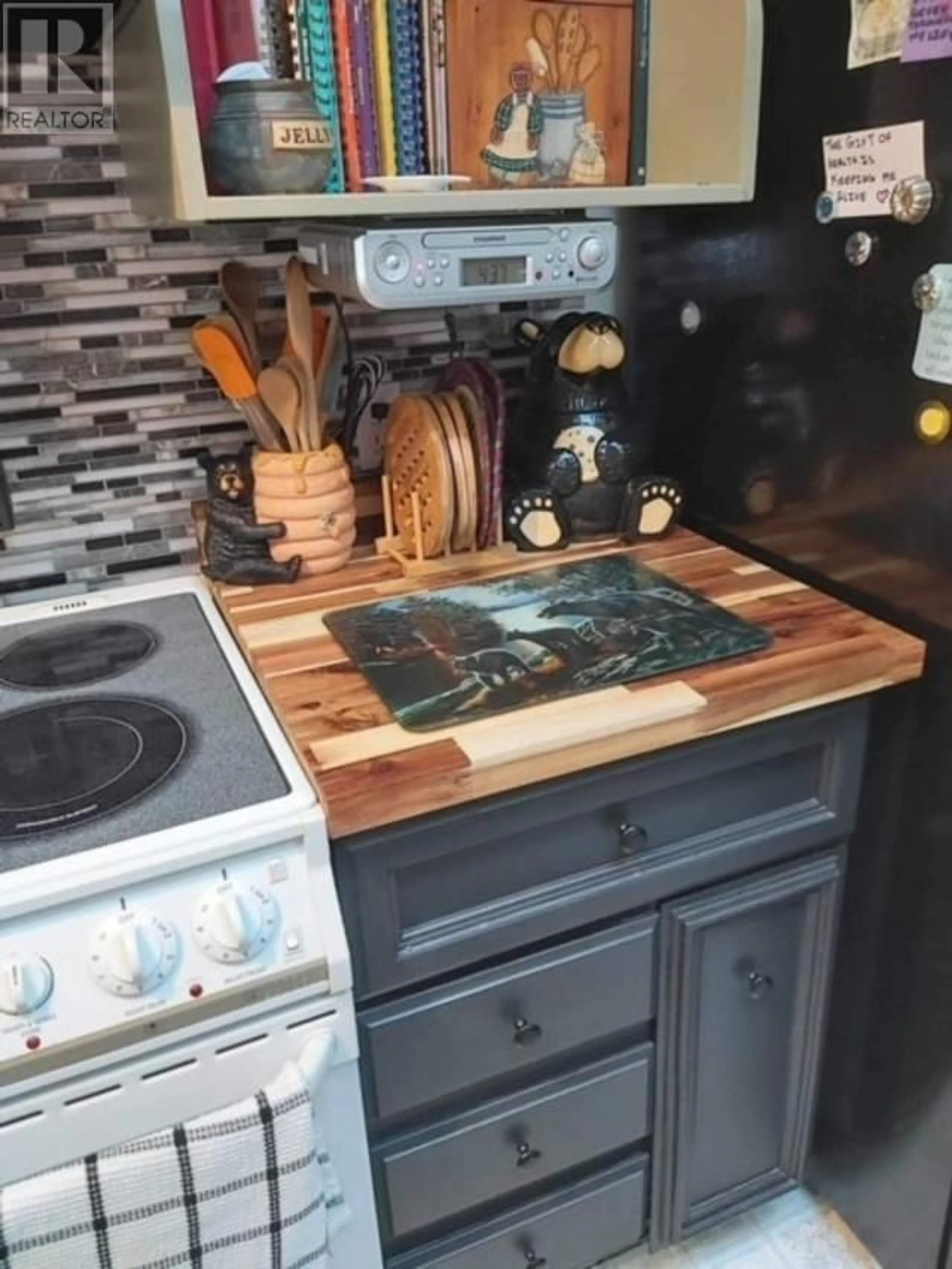 Rustic kitchen for 90 MORRISON STREET, Granisle British Columbia V0J1W0