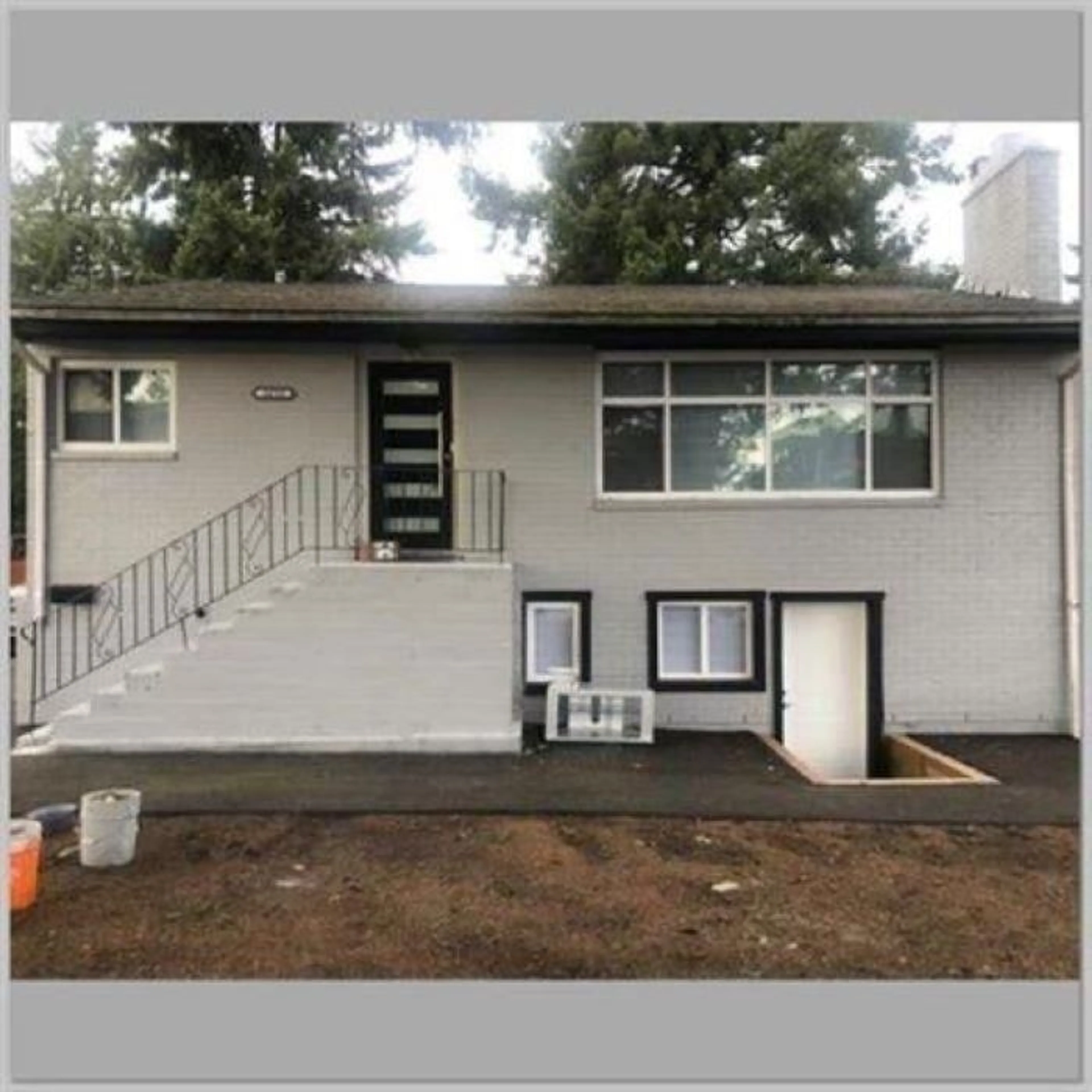 Home with vinyl exterior material for 14733 108A AVENUE, Surrey British Columbia V3R1W7