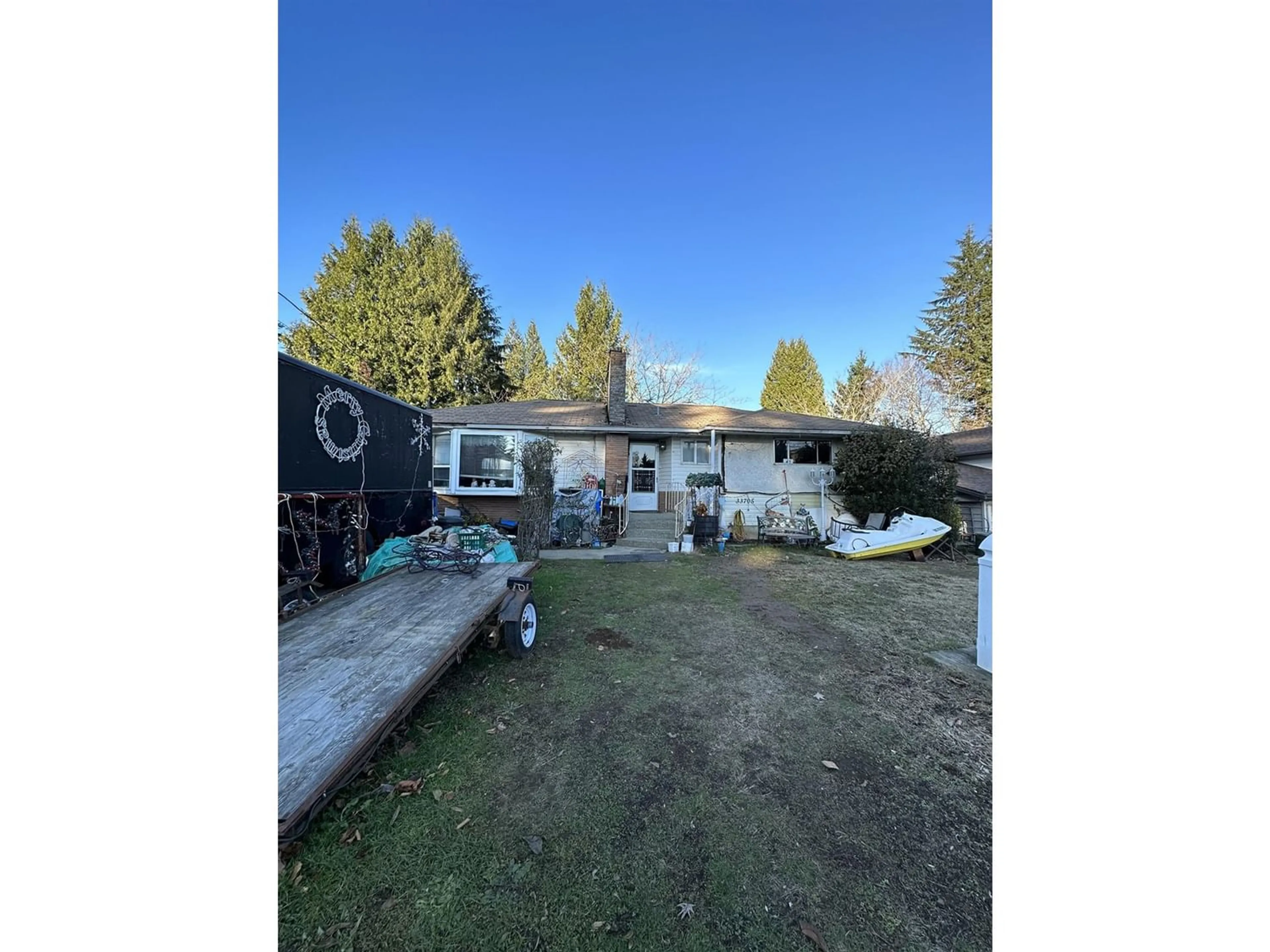 Frontside or backside of a home for 33705 MAYFAIR AVENUE, Abbotsford British Columbia V2S1P7
