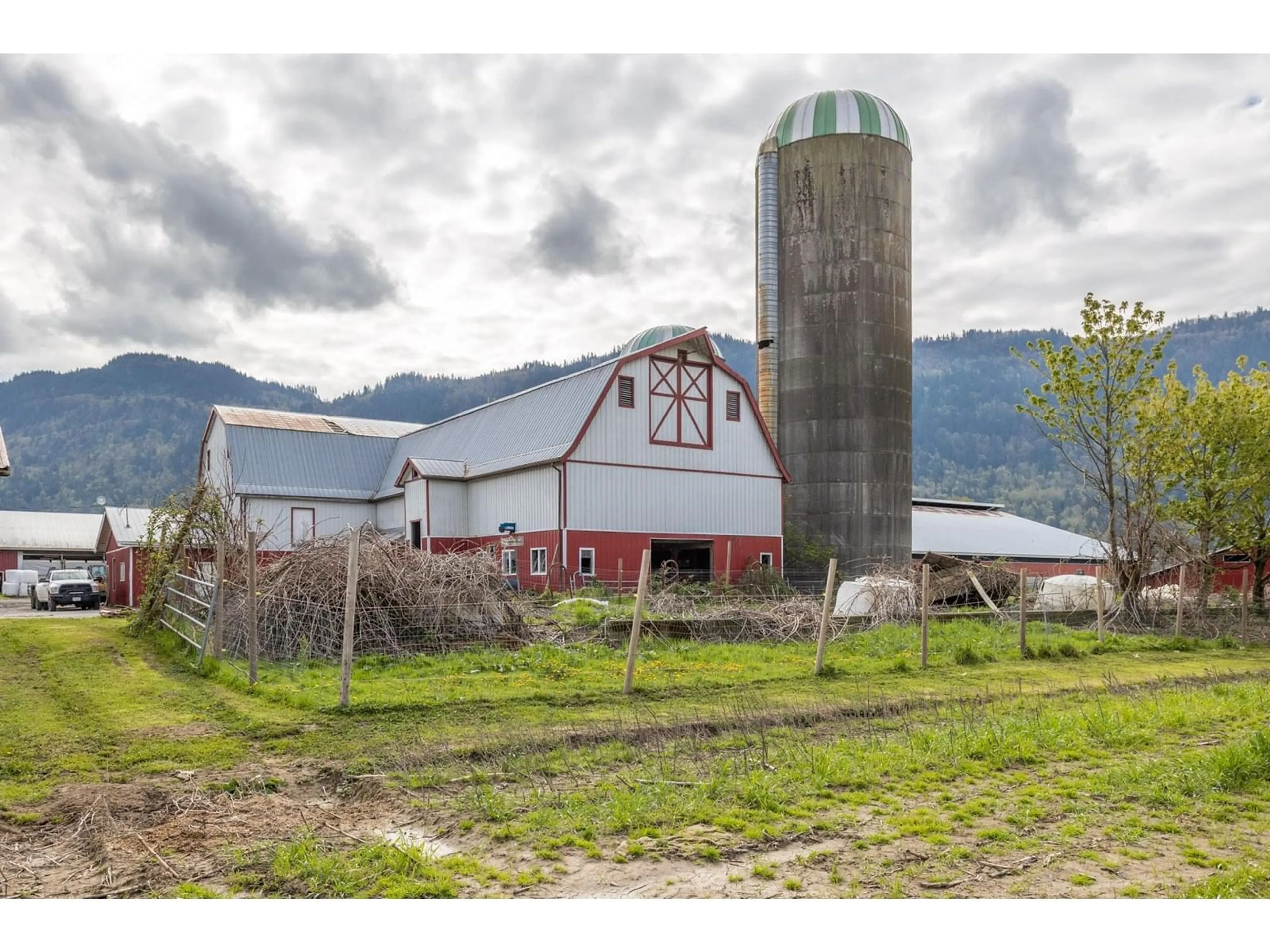 Unknown for 39464 WELLS LINE, Abbotsford British Columbia V3G2A3