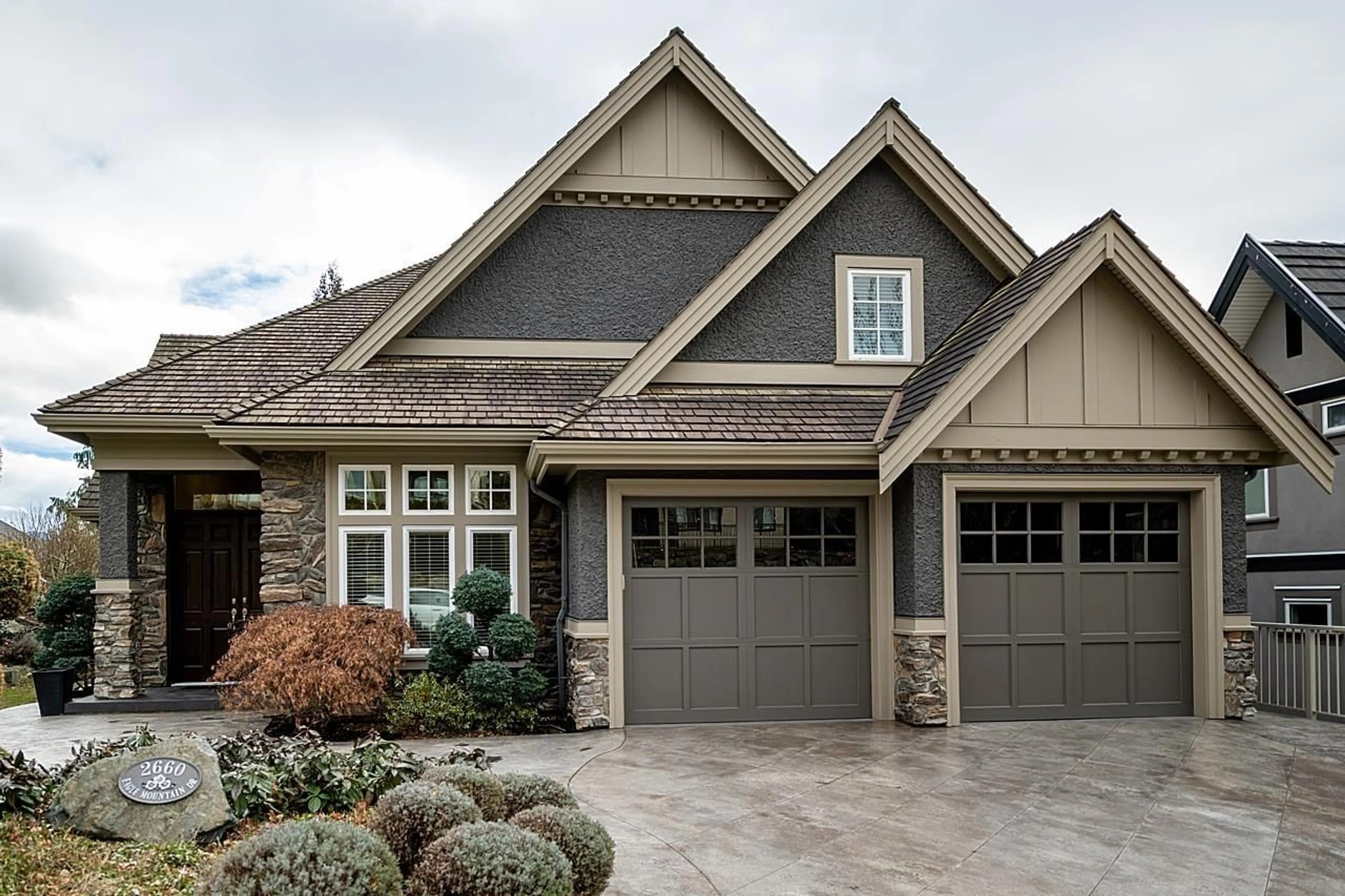 Home with vinyl exterior material for 2660 EAGLE MOUNTAIN DRIVE, Abbotsford British Columbia V3G0B1