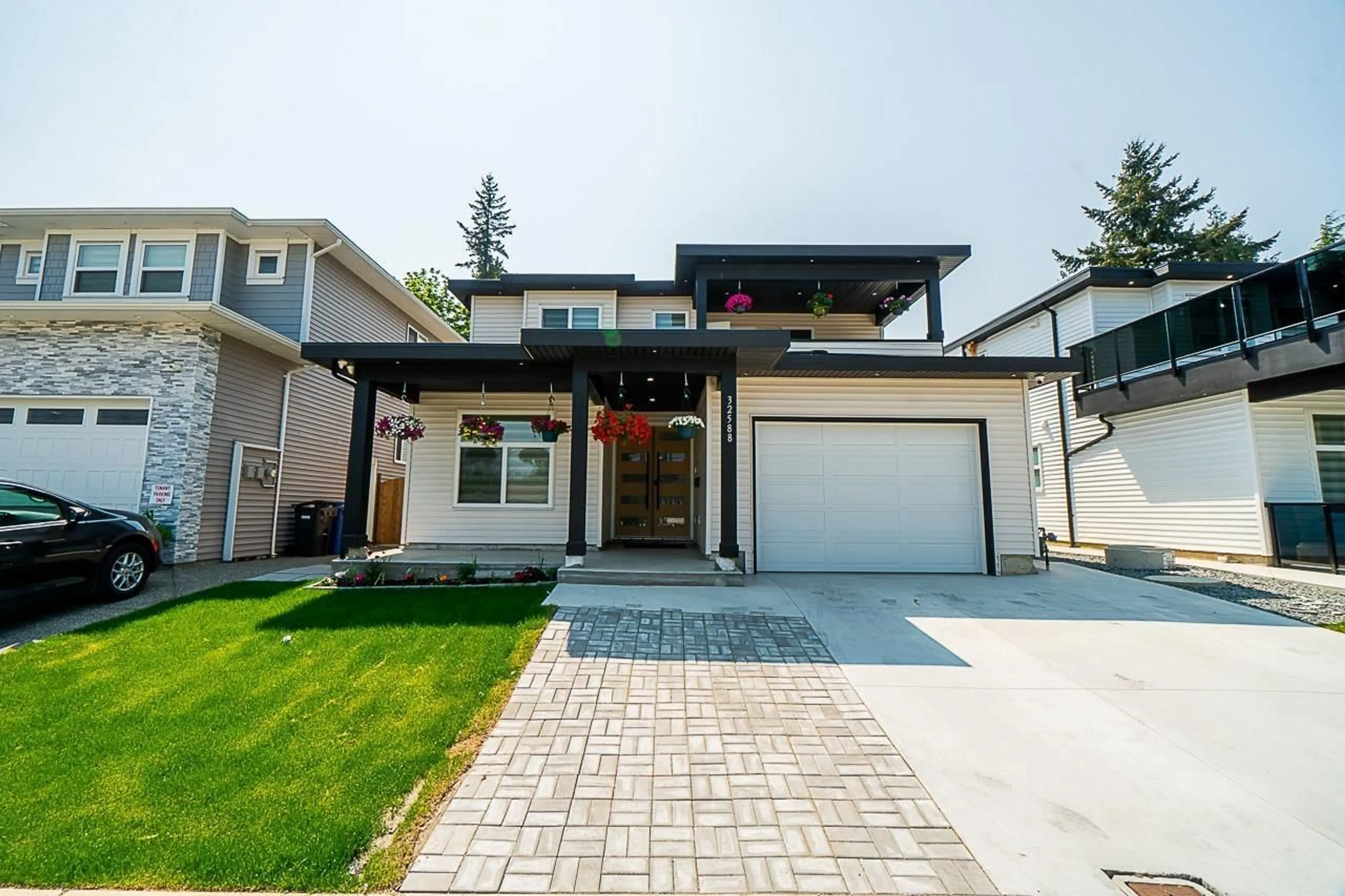 Frontside or backside of a home for 32588 PEARDONVILLE ROAD, Abbotsford British Columbia V2T1N3