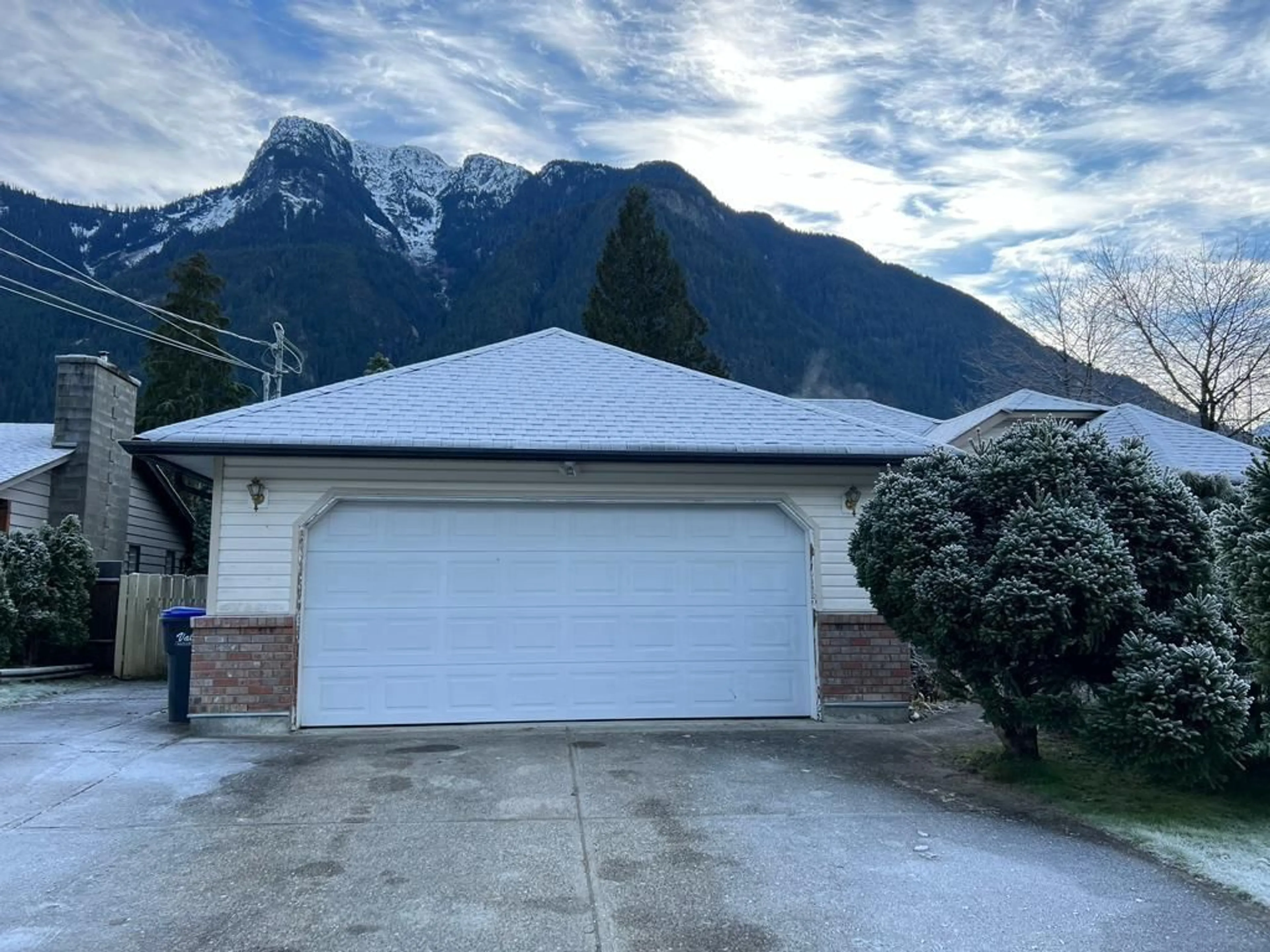 Frontside or backside of a home, the view of mountain for 65530 GORDON DRIVE|Hope, Hope British Columbia V0X1L1