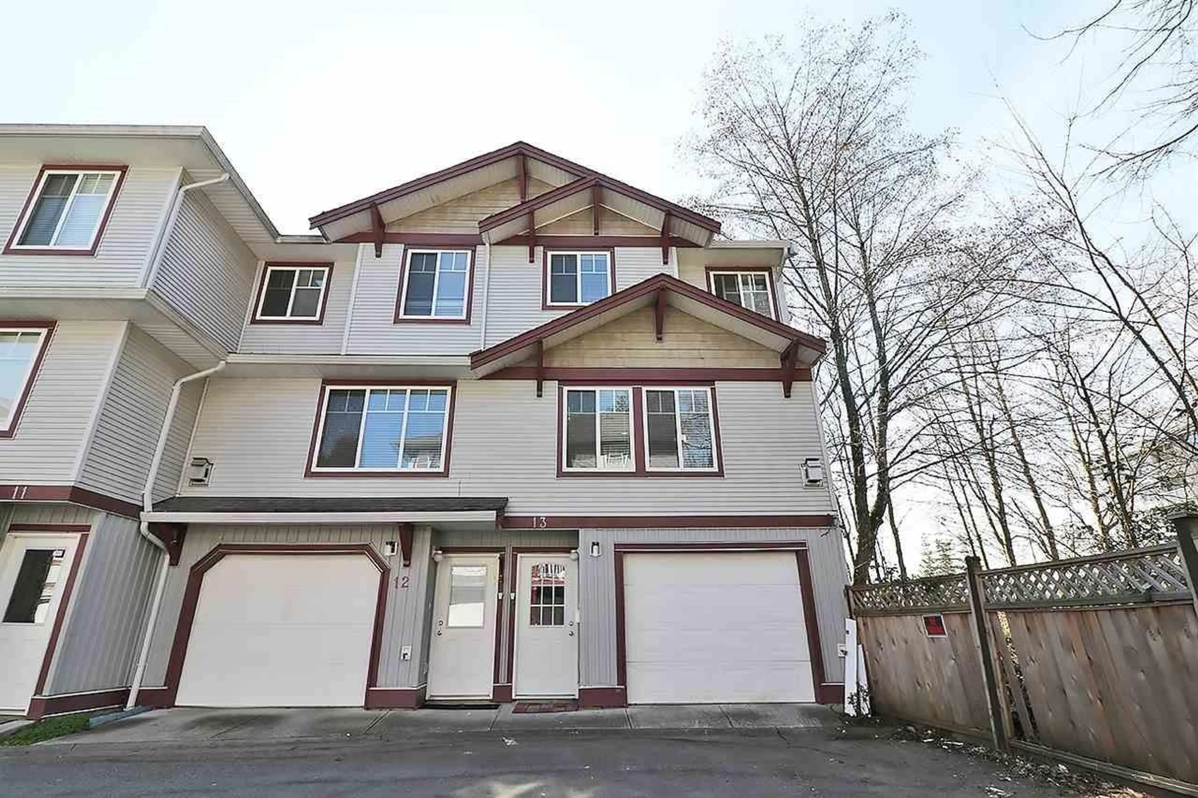 A pic from exterior of the house or condo for 13 12070 76 AVENUE, Surrey British Columbia V3W5Z2