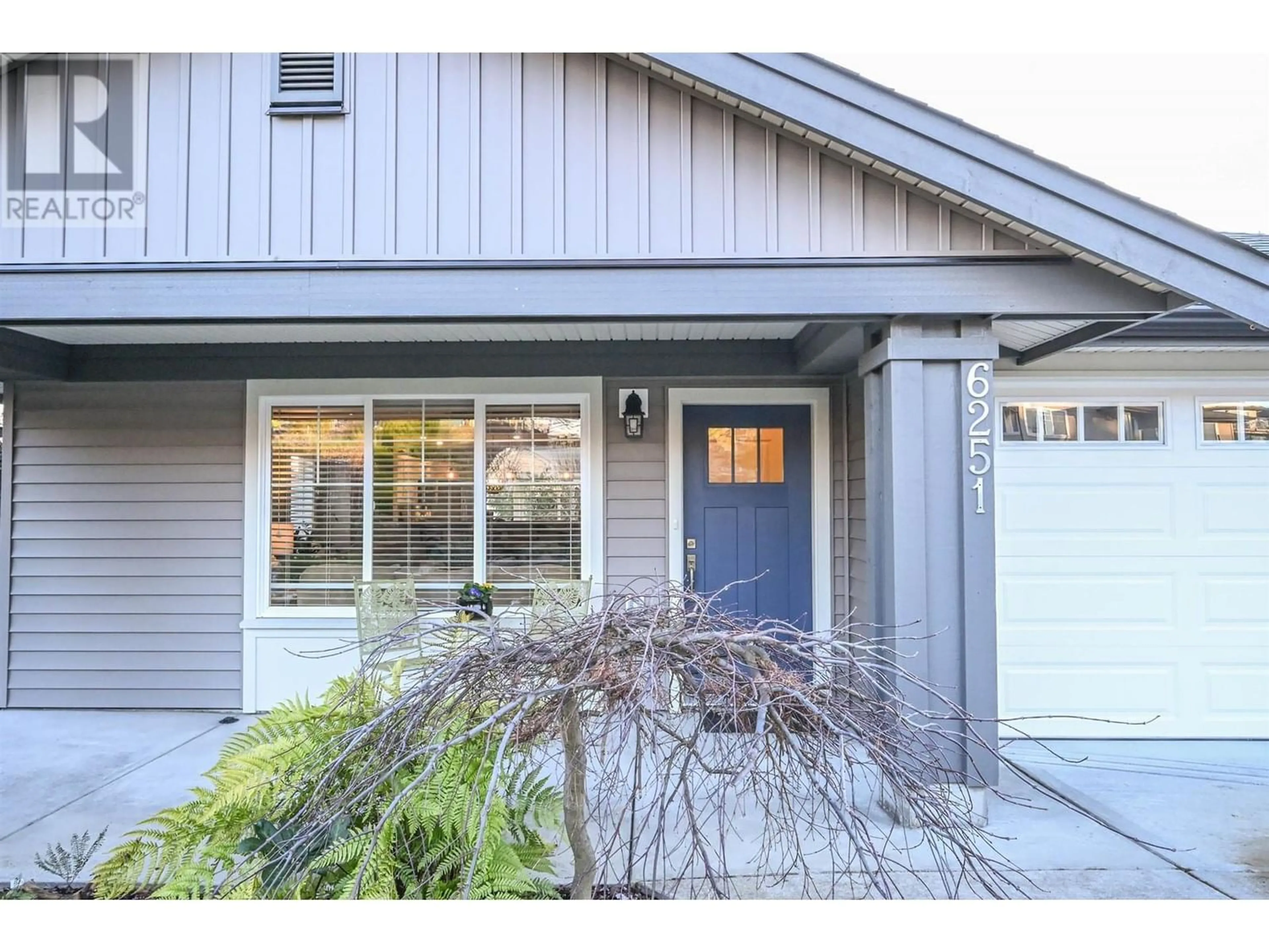 Indoor entryway for 6251 ORACLE ROAD, Sechelt British Columbia V7Z0N7