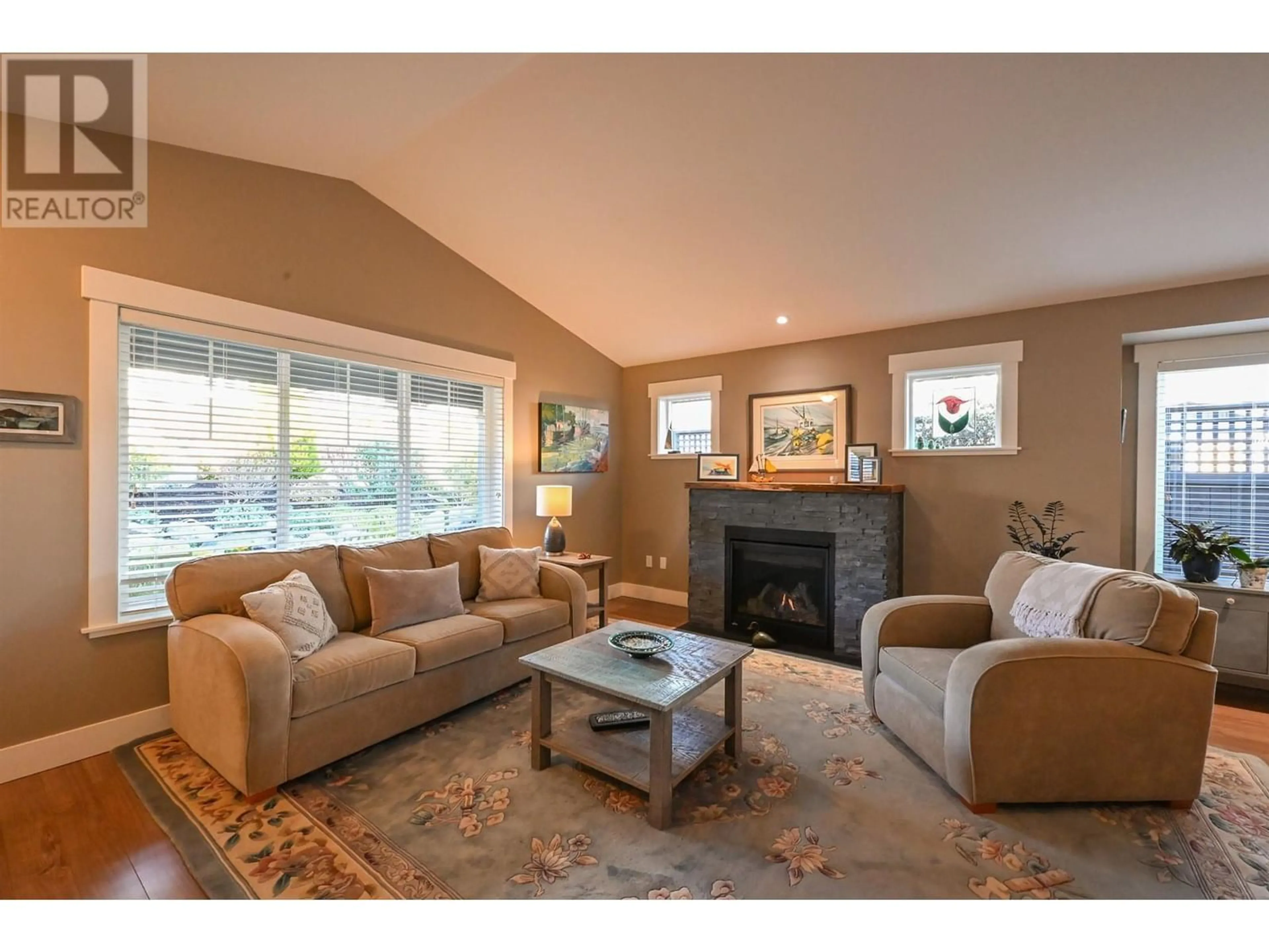 Living room for 6251 ORACLE ROAD, Sechelt British Columbia V7Z0N7