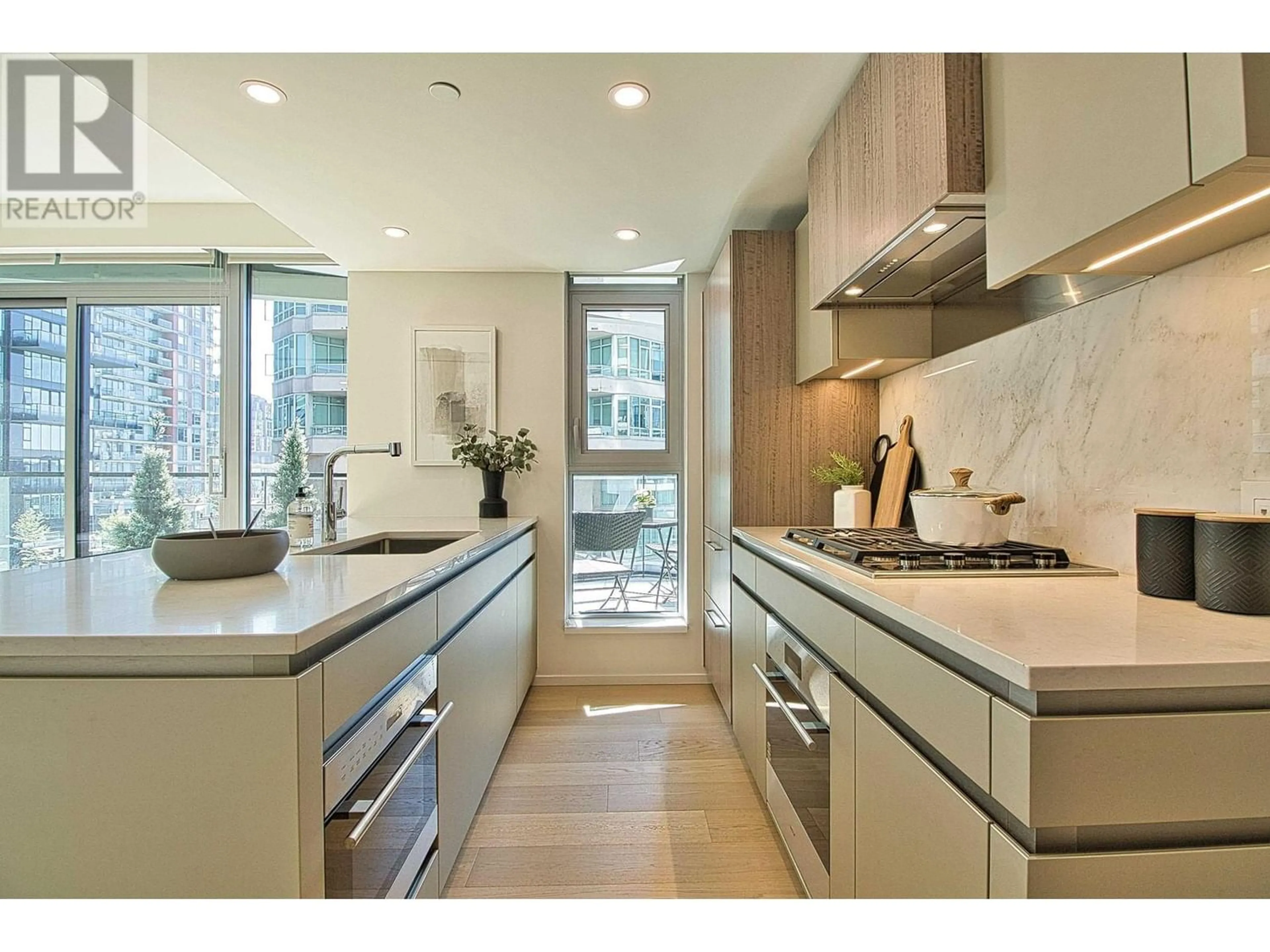 Contemporary kitchen for 1008 889 PACIFIC STREET, Vancouver British Columbia V6Z1C3