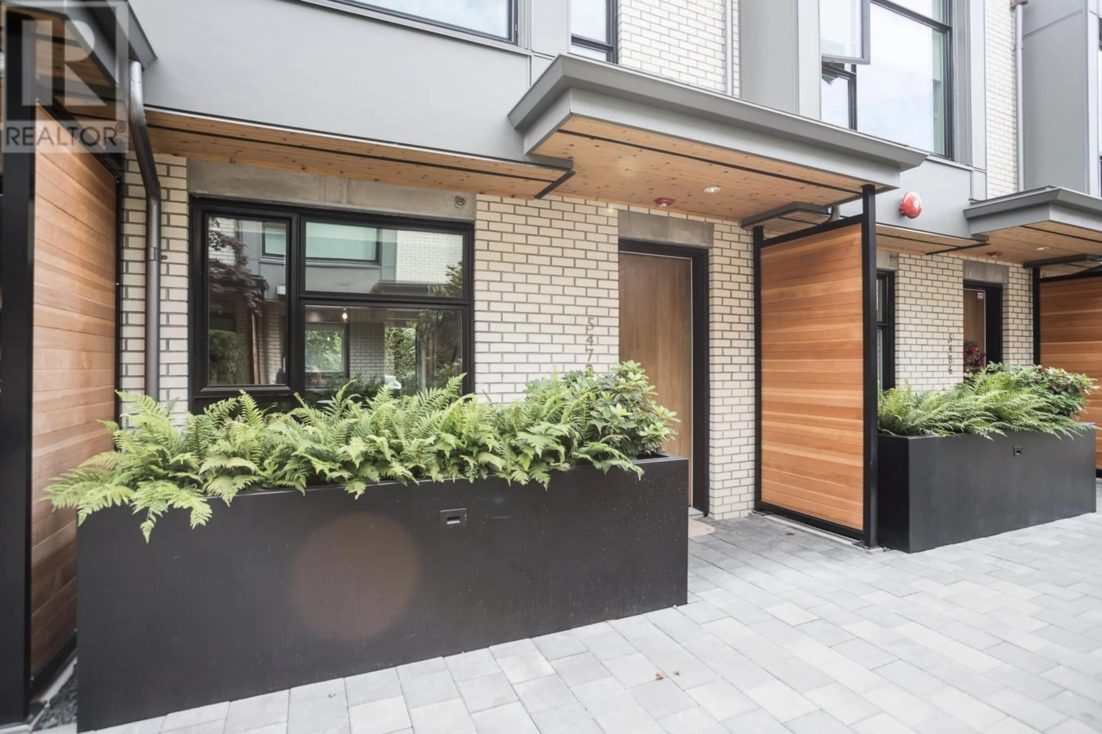 Home with brick exterior material for 5472 OAK STREET, Vancouver British Columbia V6M2V6