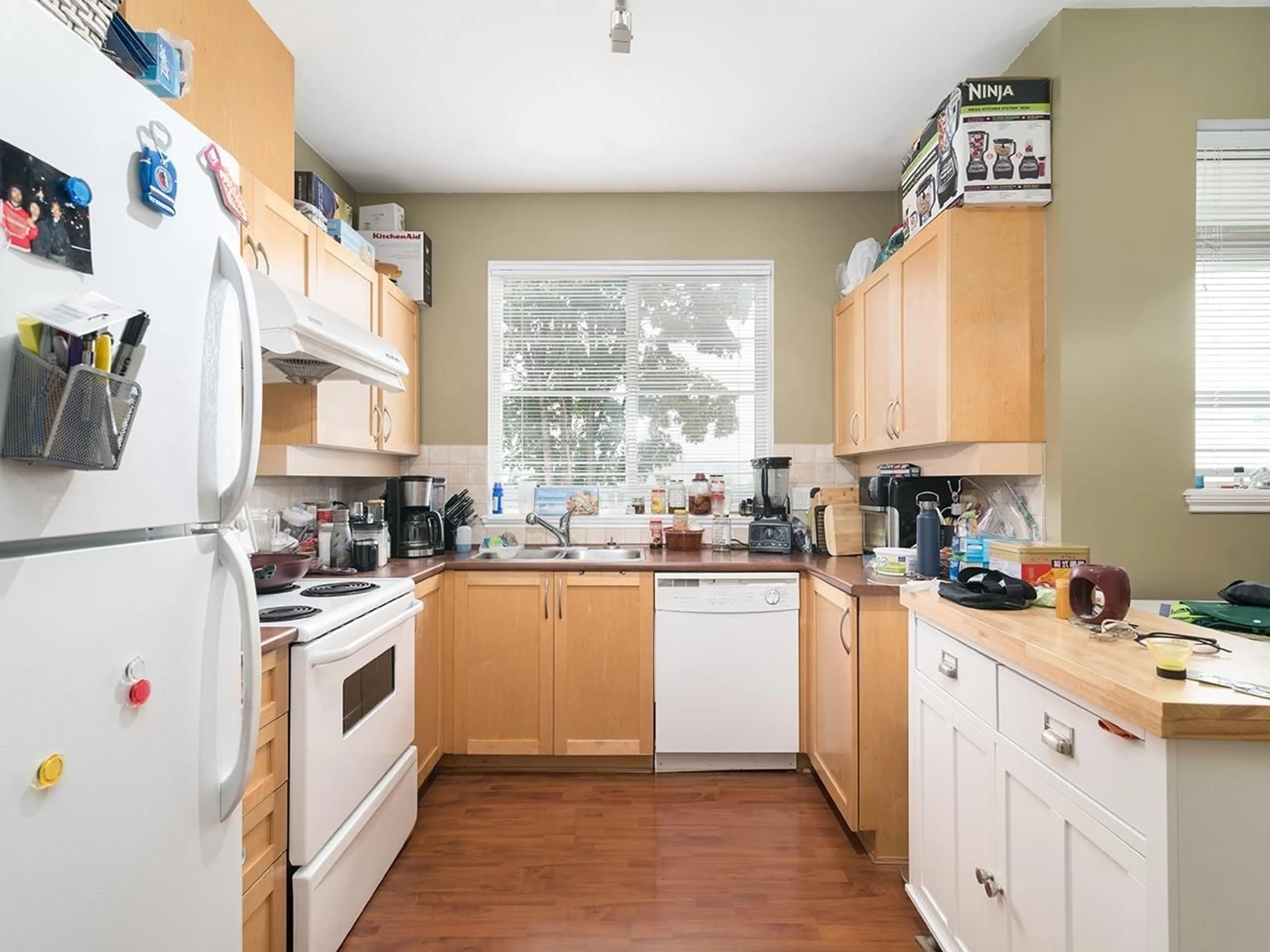 Kitchen for 25 11860 RIVER ROAD, Surrey British Columbia V3V2V7