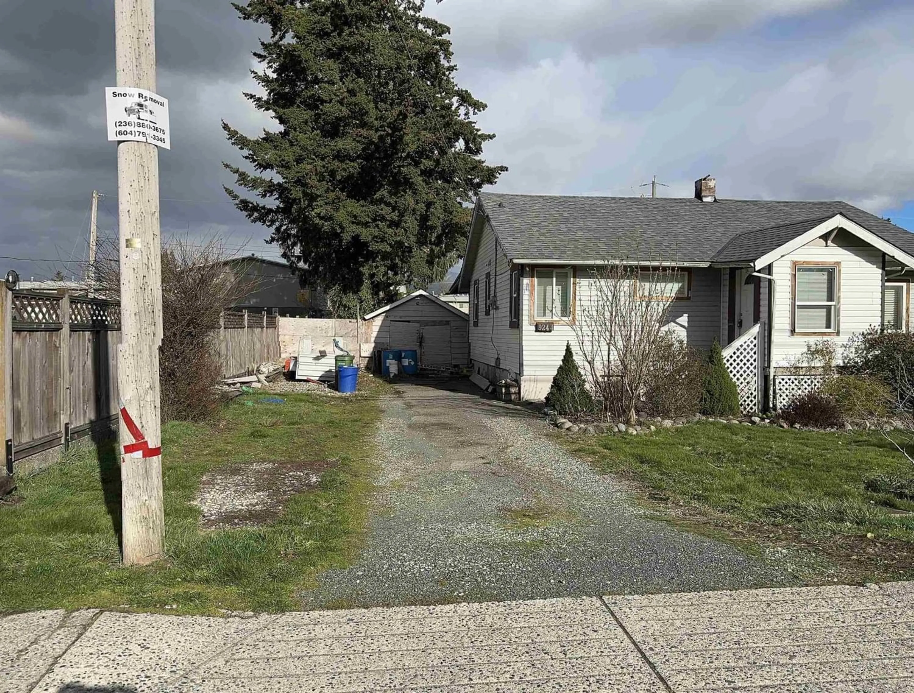 Frontside or backside of a home for 9244 HAZEL STREET, Chilliwack British Columbia V2P5N6