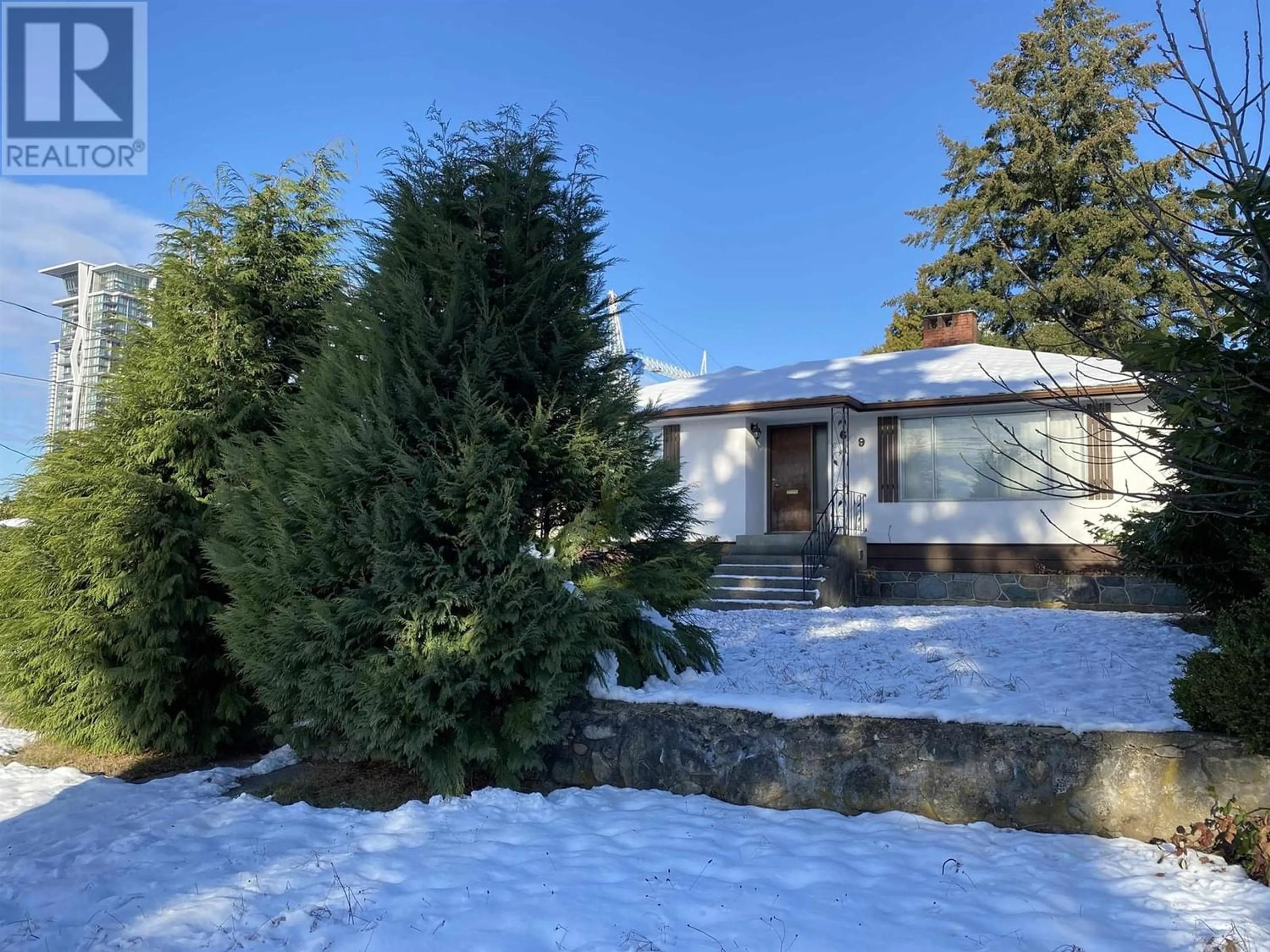 Outside view for 609 MADORE AVENUE, Coquitlam British Columbia V3K3A8