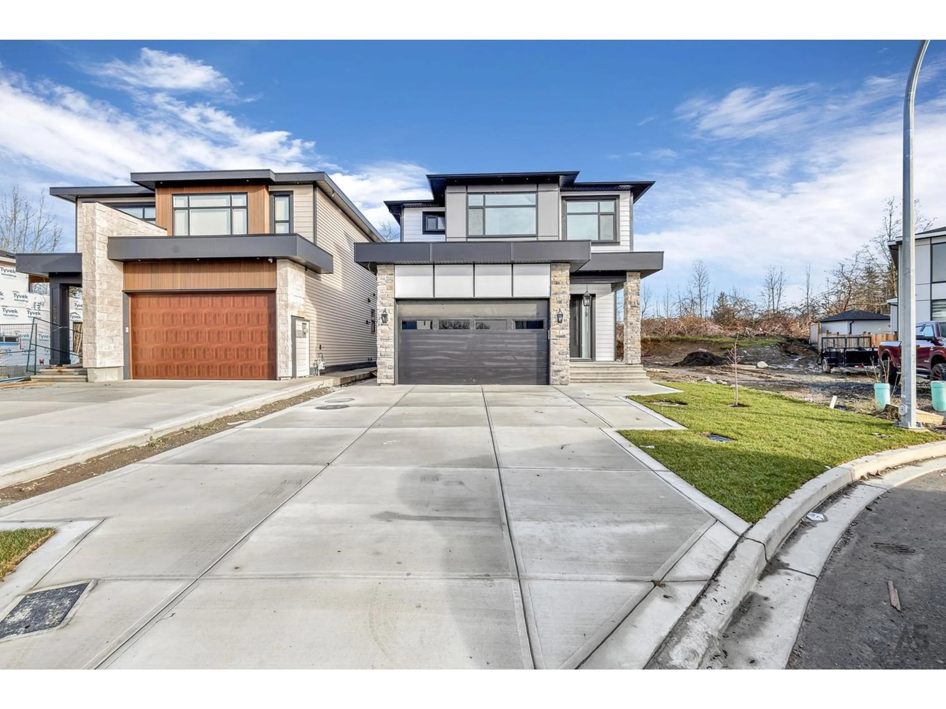 Frontside or backside of a home for 2558 TERMINAL COURT, Abbotsford British Columbia V4X0C4