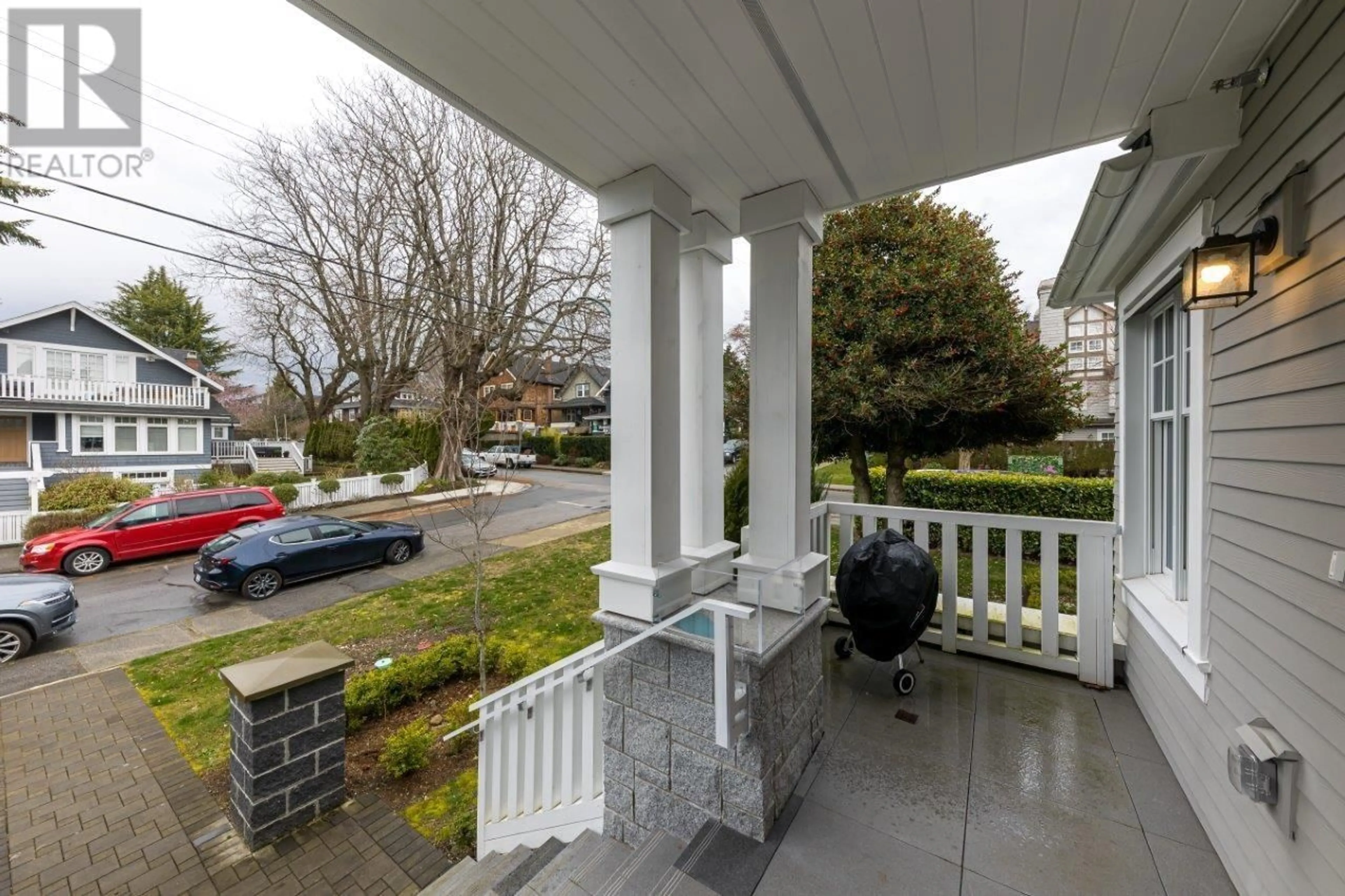 Frontside or backside of a home for 2706 W 2ND AVENUE, Vancouver British Columbia V6K1K3