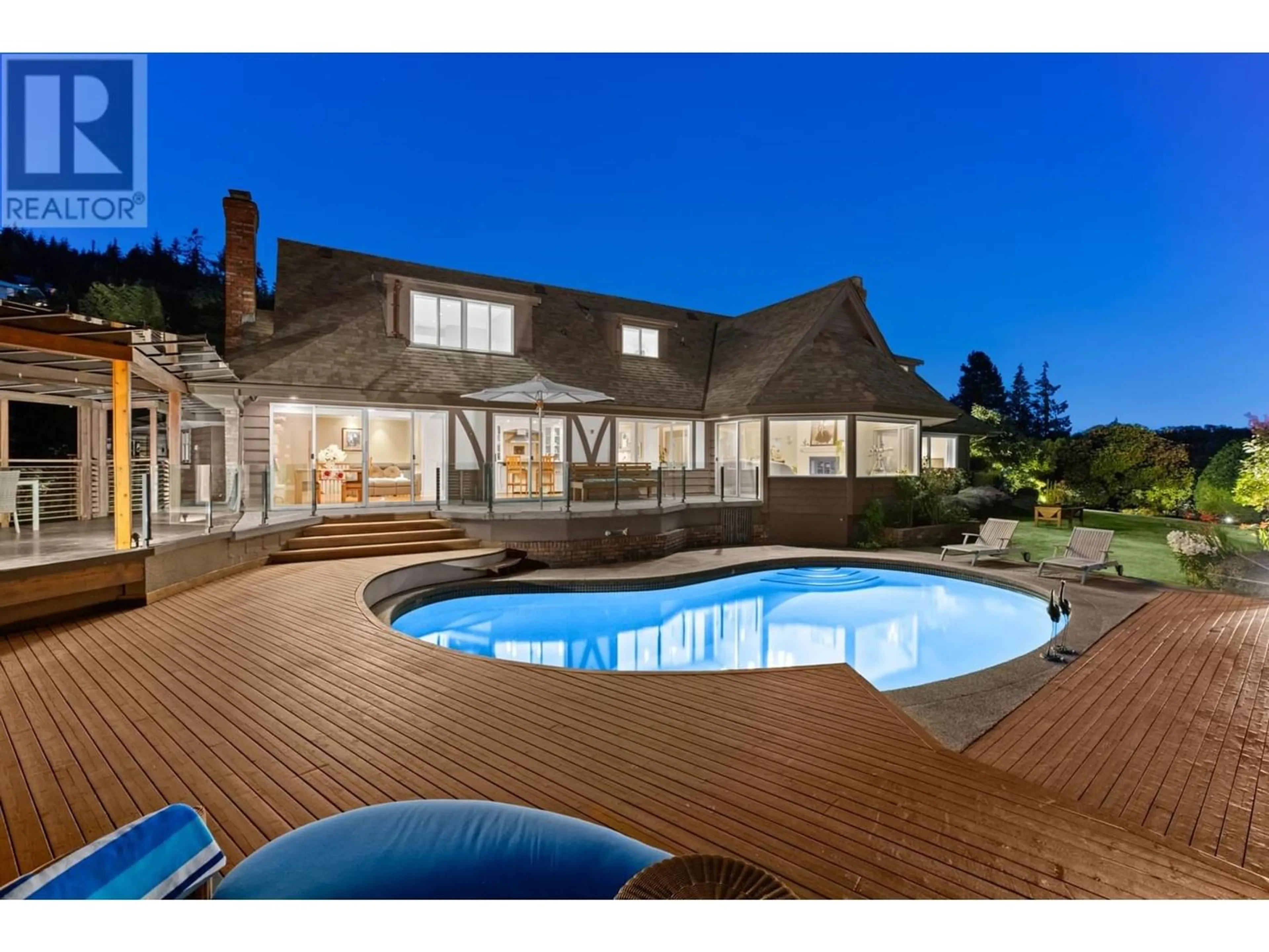 Indoor or outdoor pool for 1110 HIGHLAND PLACE, West Vancouver British Columbia V7S2H5