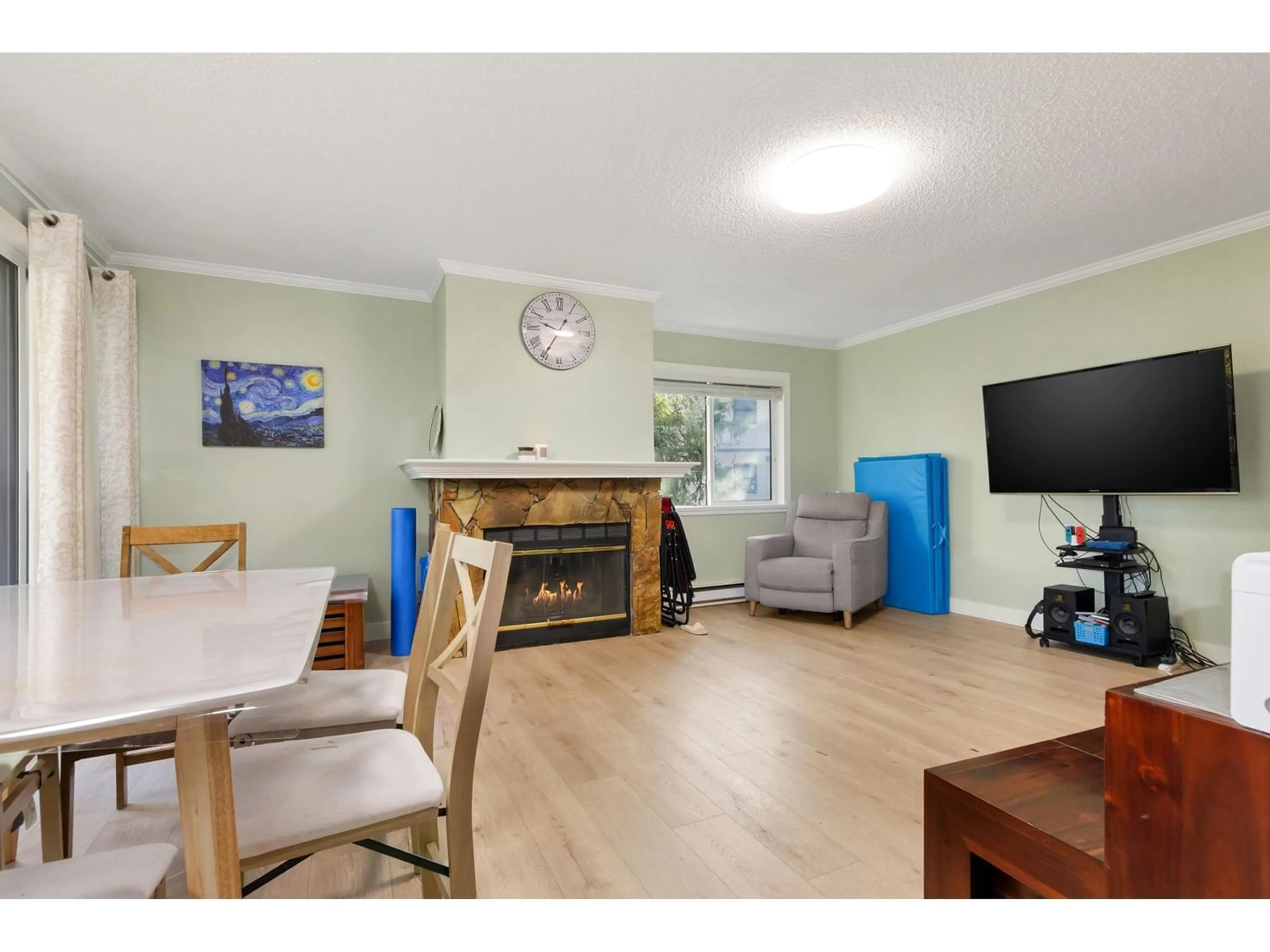 A pic of a room for 205 13275 70B AVENUE, Surrey British Columbia V3W7Z2