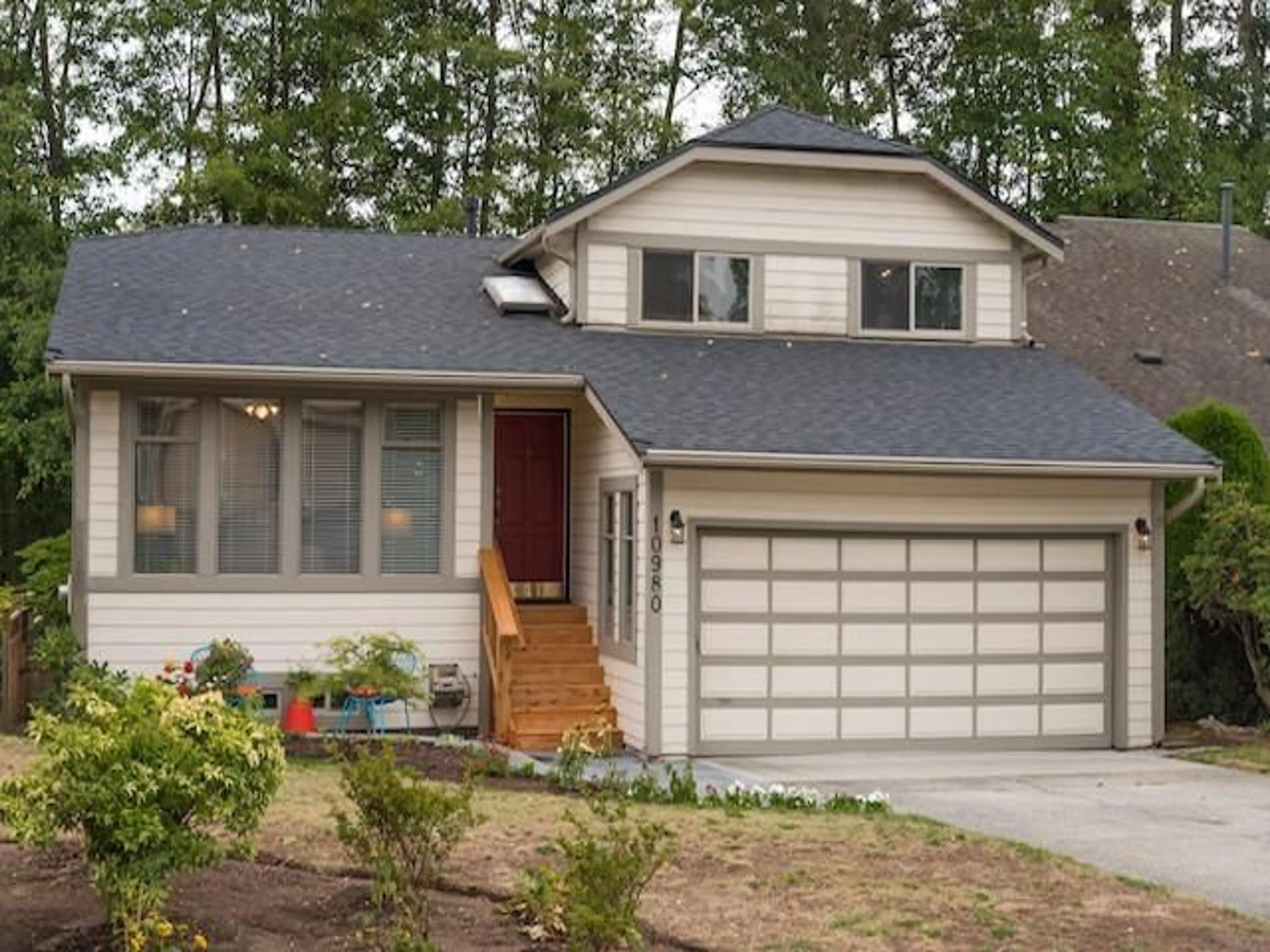 Home with vinyl exterior material for 10980 63 AVENUE, Delta British Columbia V4E3B4