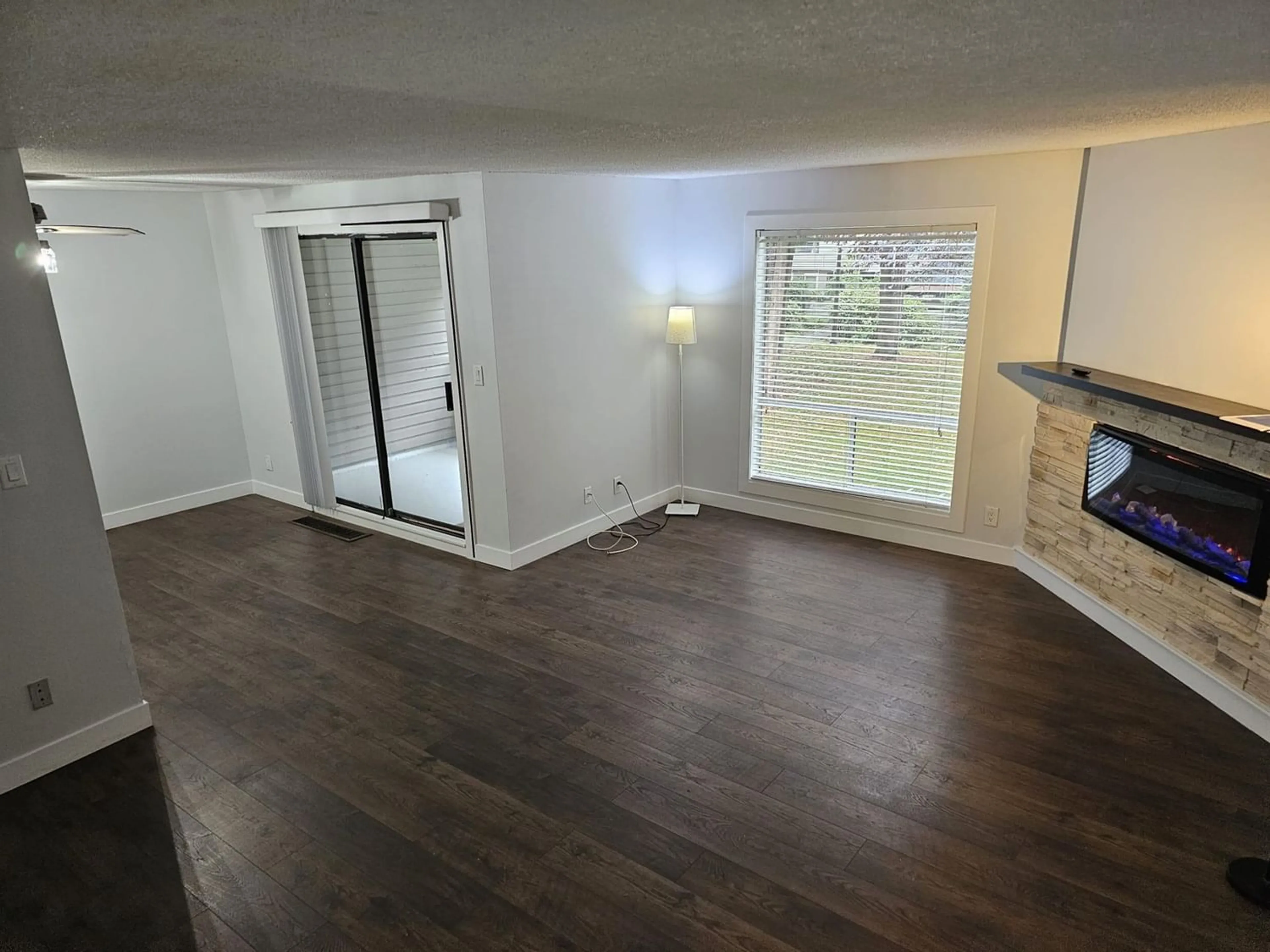 A pic of a room for 10551 HOLLY PARK LANE, Surrey British Columbia V3R6X8