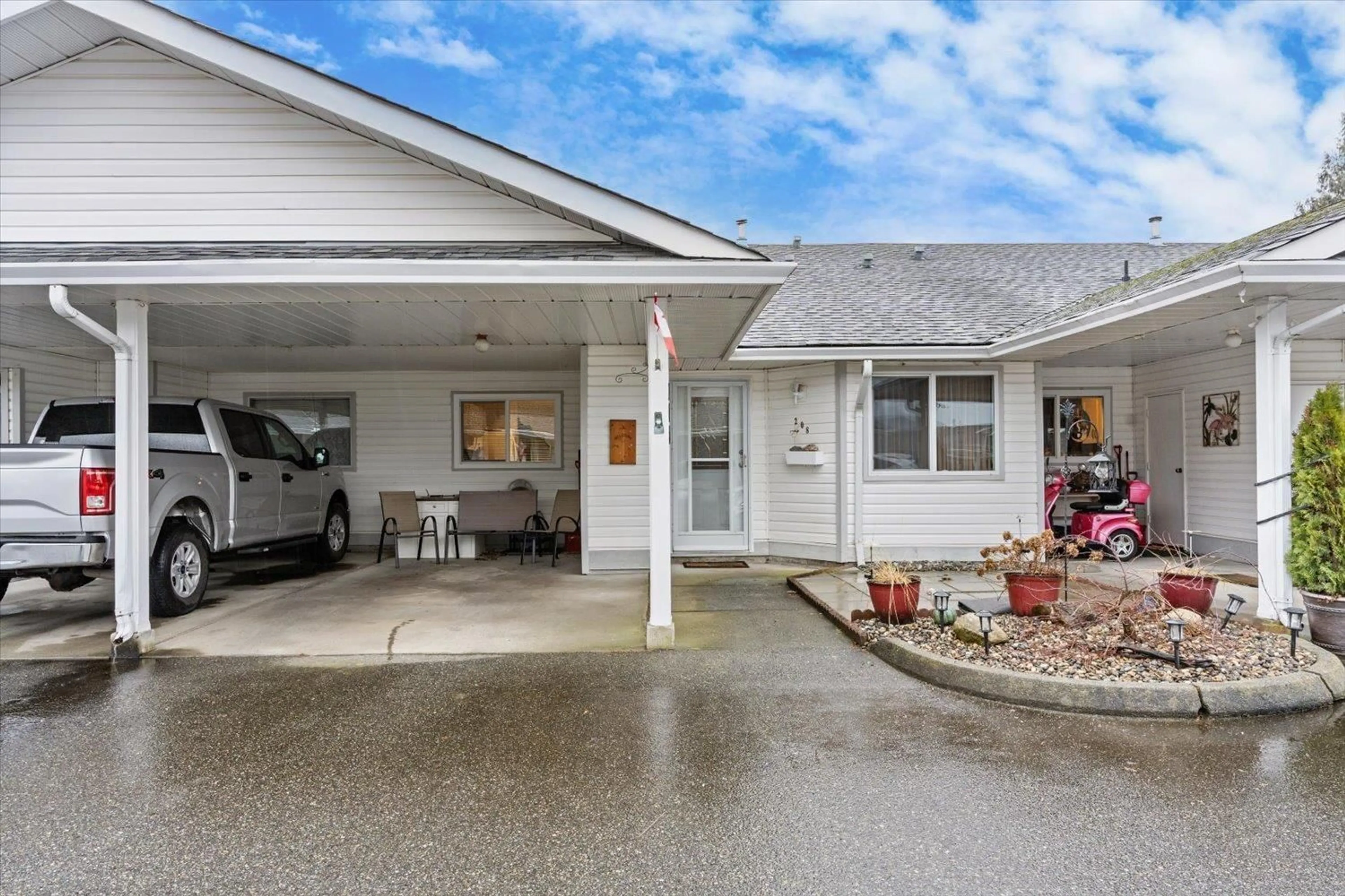 A pic from exterior of the house or condo for 208 7610 EVANS ROAD, Chilliwack British Columbia V2R2Z5