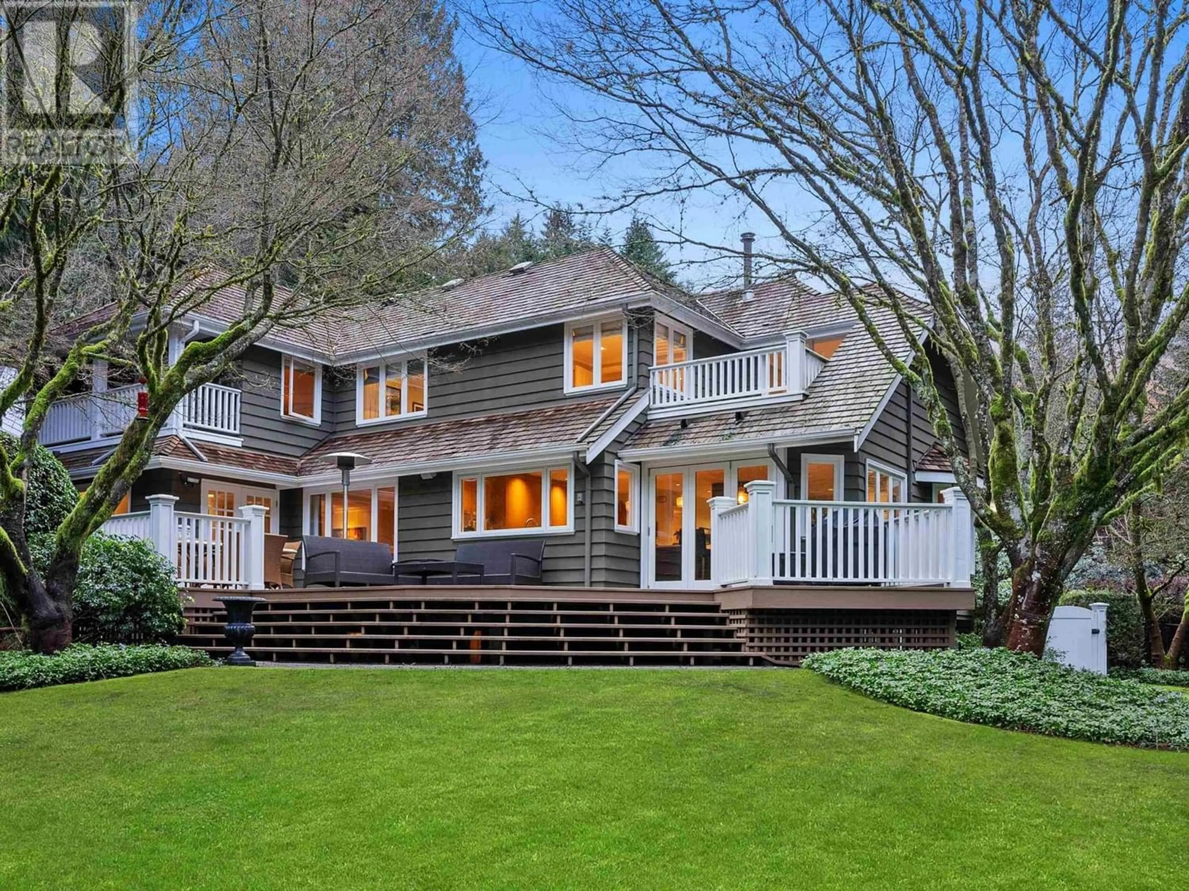 Frontside or backside of a home for 2997 ROSEBERY AVENUE, West Vancouver British Columbia V7V3A8