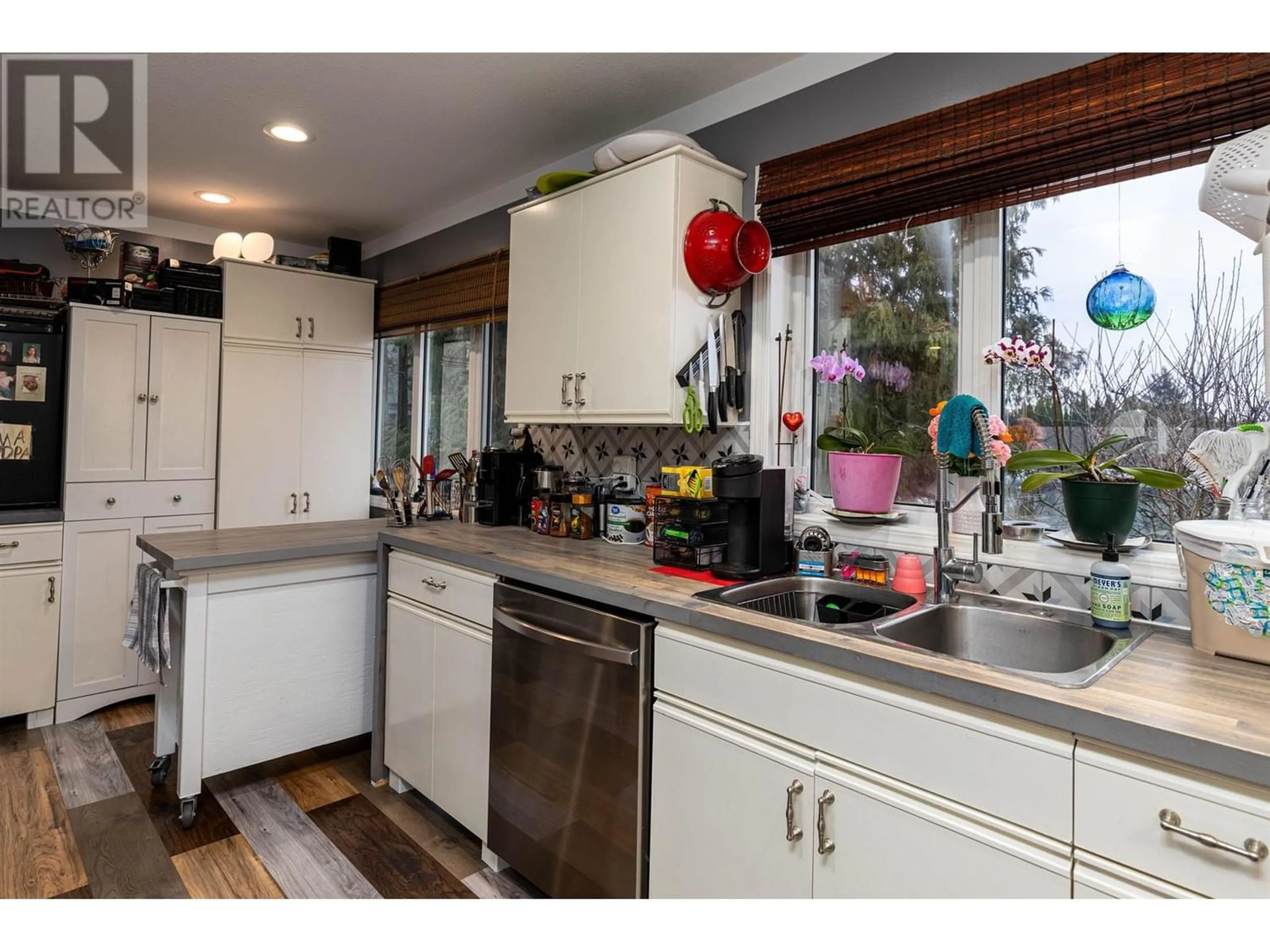 Kitchen for 3312 JOHNSTONE STREET, Terrace British Columbia V8G4W7