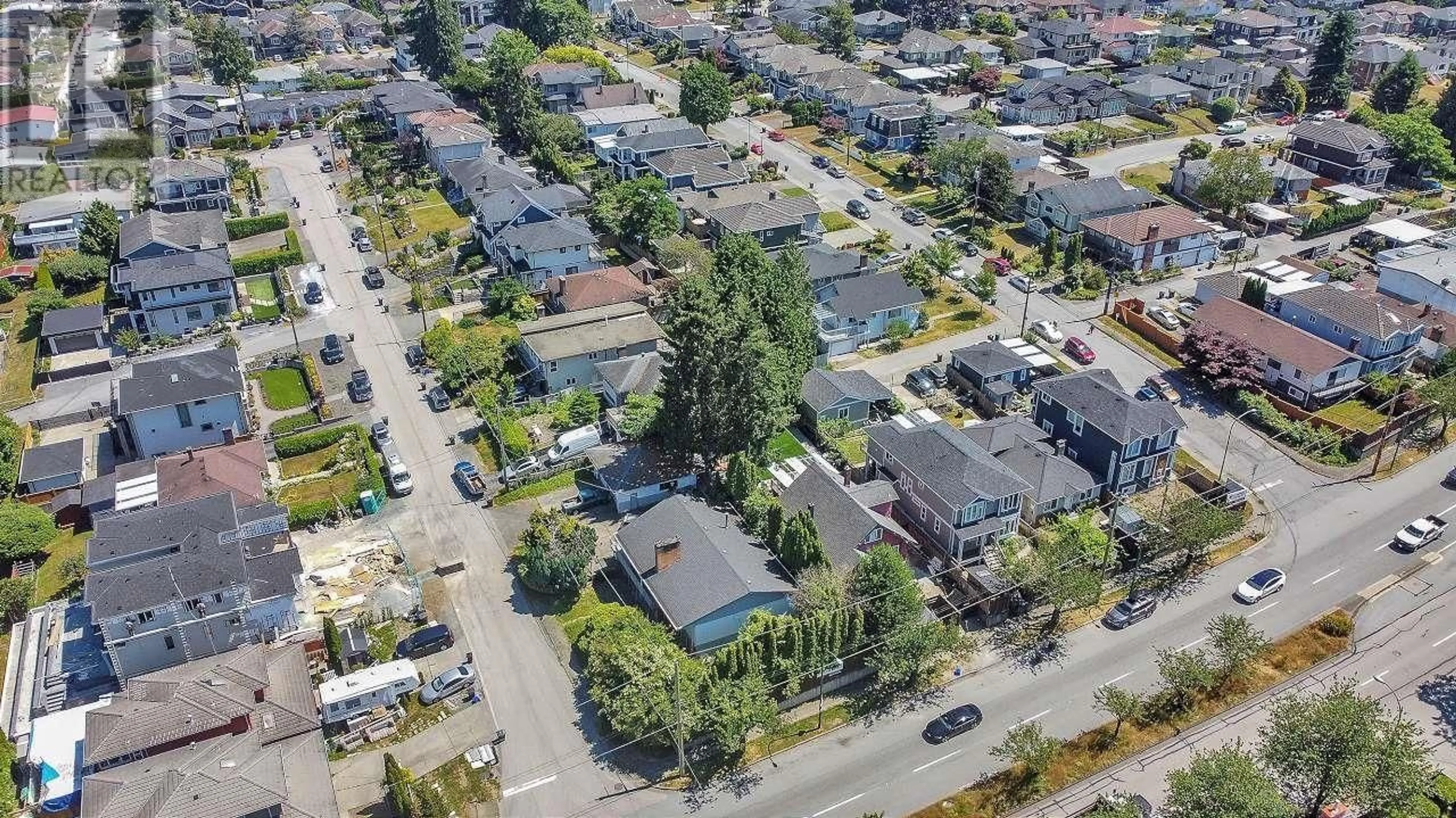 A pic from exterior of the house or condo, the street view for 4860 BOUNDARY ROAD, Burnaby British Columbia V5R2N9