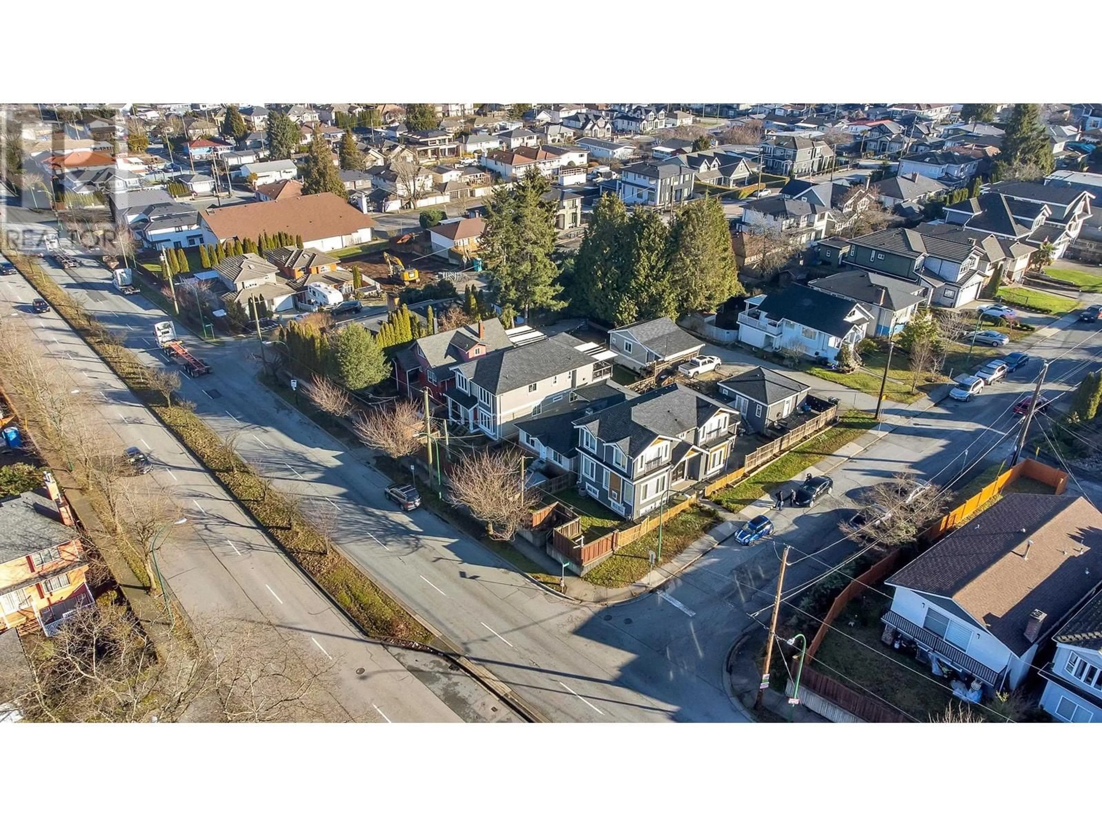 A pic from exterior of the house or condo, the street view for 4870 BOUNDARY ROAD, Burnaby British Columbia V5R2N9