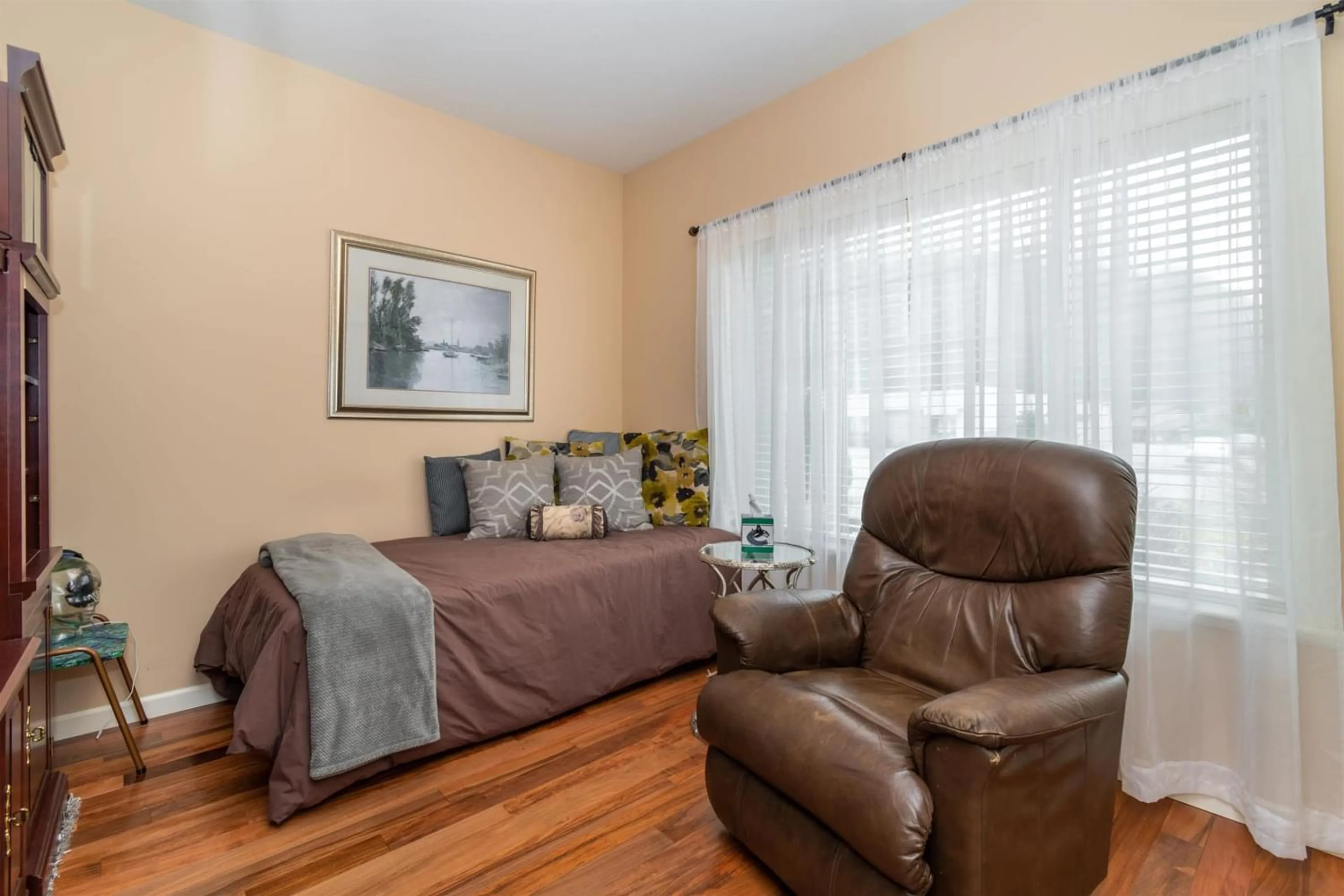 Living room for 2 405 STUART STREET, Hope British Columbia V0X1L0