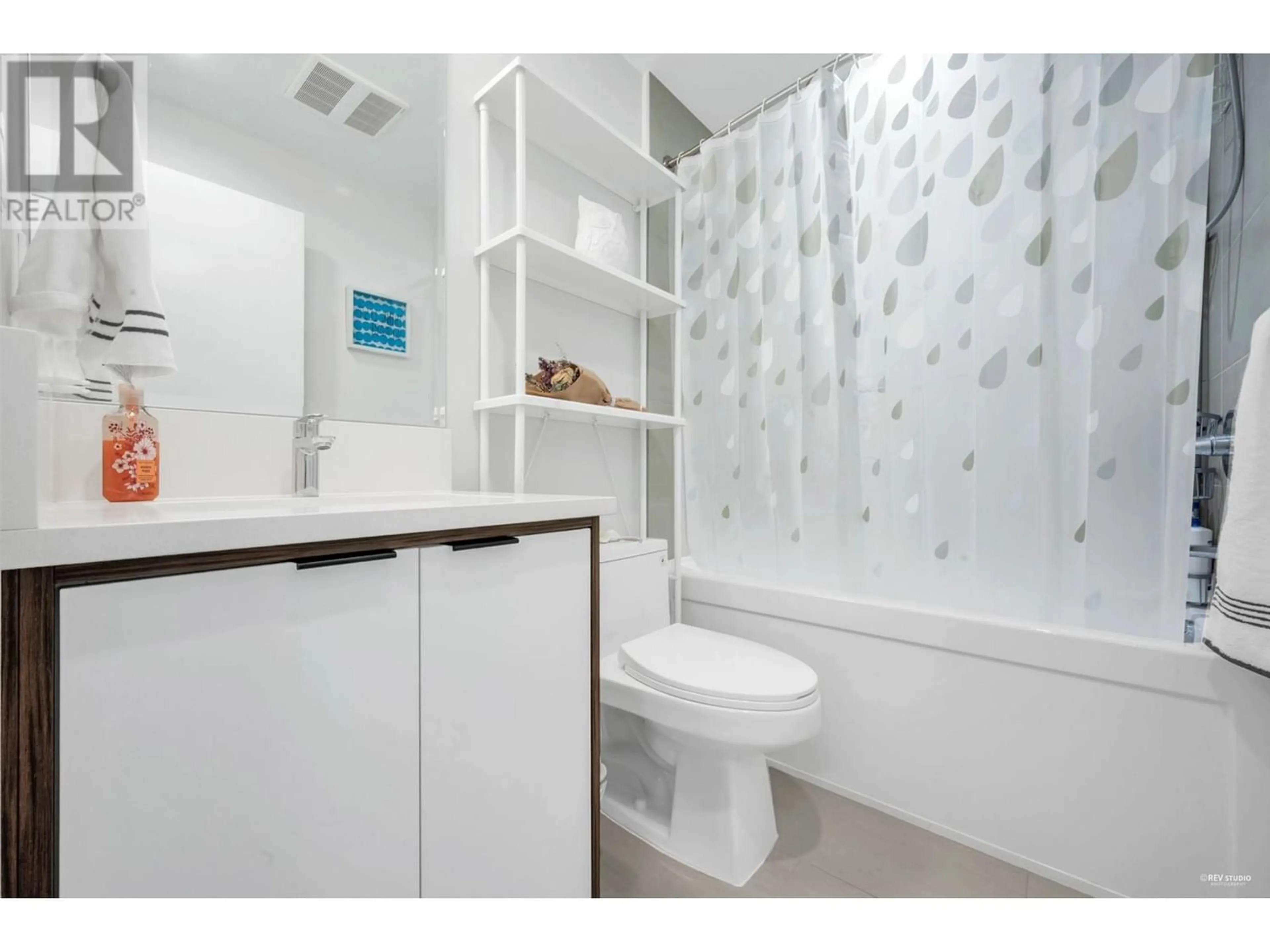 Standard bathroom for 138 5355 LANE STREET, Burnaby British Columbia V5H0H1