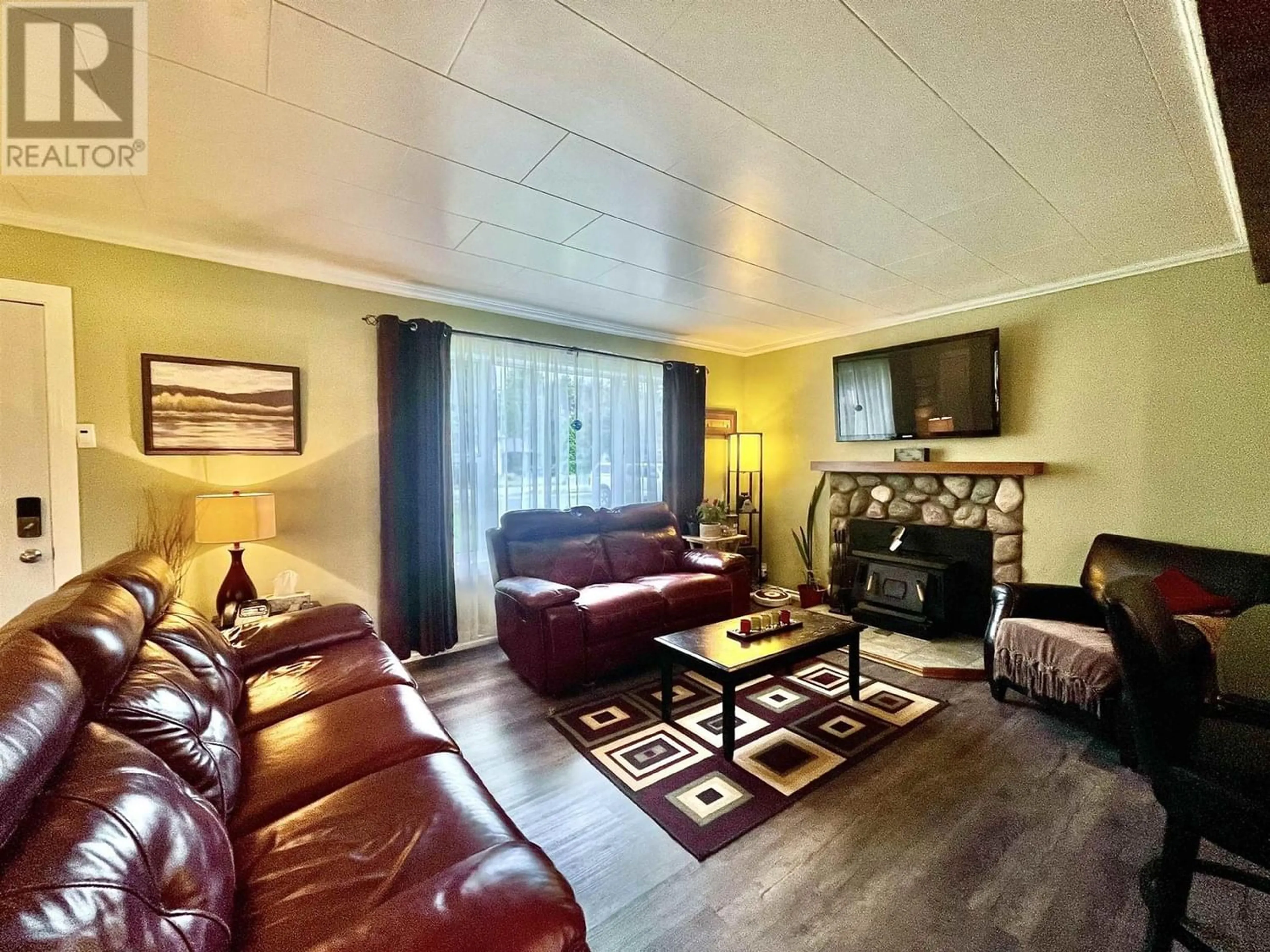 Living room for 4935 AGAR AVENUE, Terrace British Columbia V8G1H4