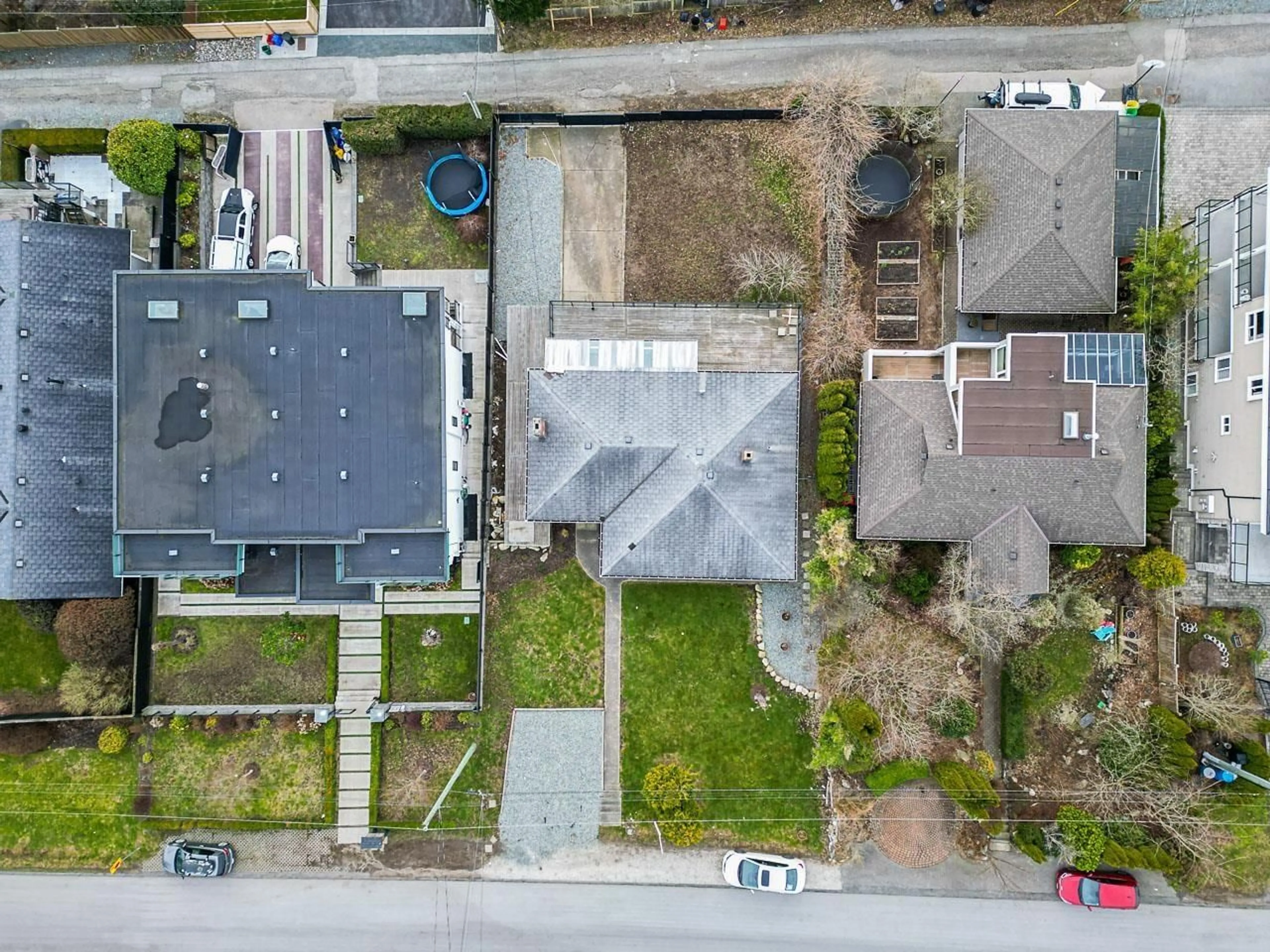 Frontside or backside of a home for 15554 CLIFF AVENUE, White Rock British Columbia V4B1V7