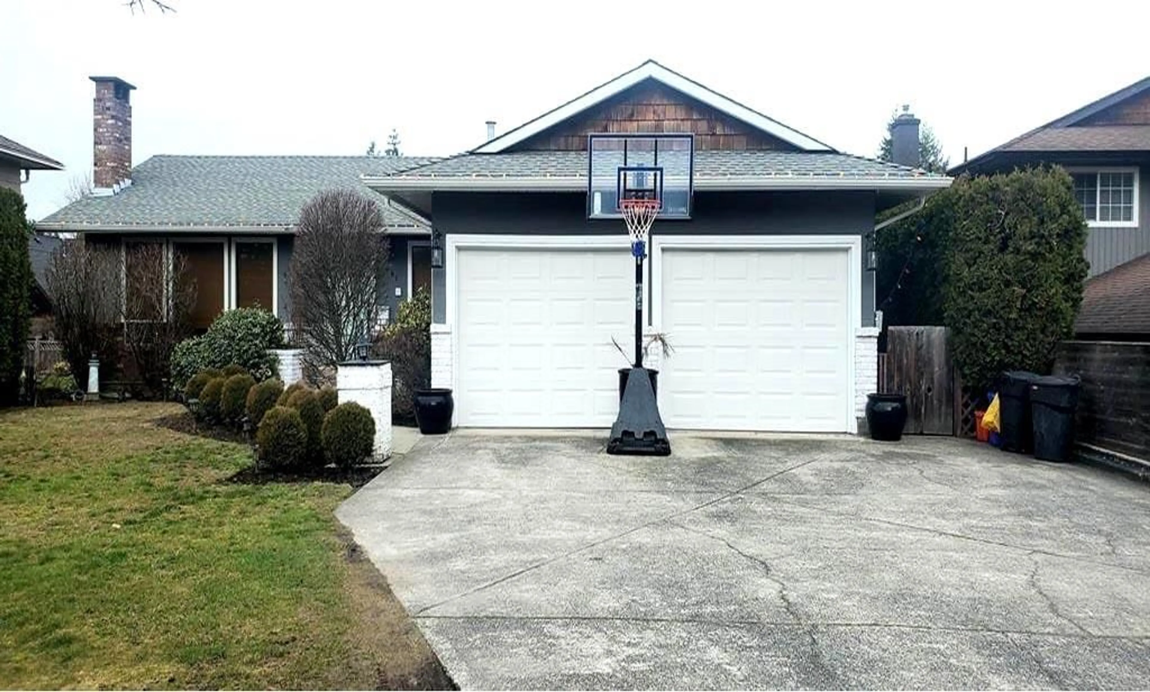 Frontside or backside of a home for 15461 ROPER AVENUE, White Rock British Columbia V4B2G4