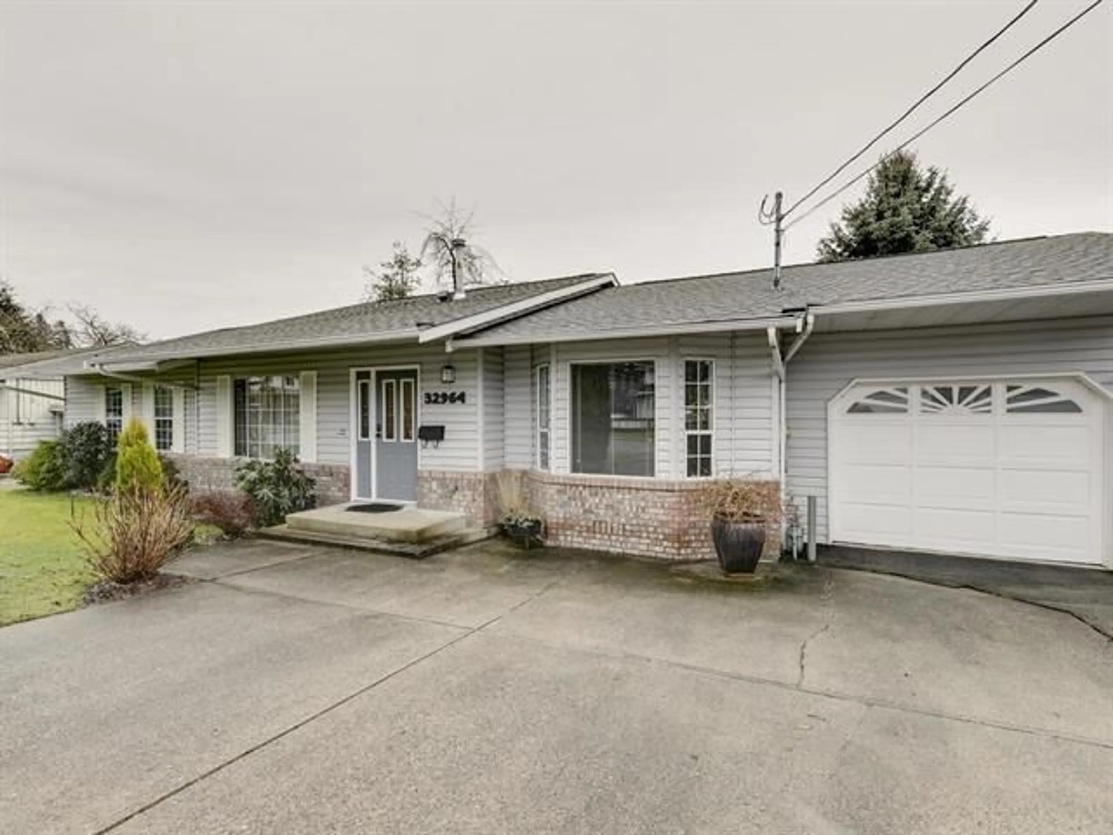 Unknown for 32964 10, Mission British Columbia V2V2K3