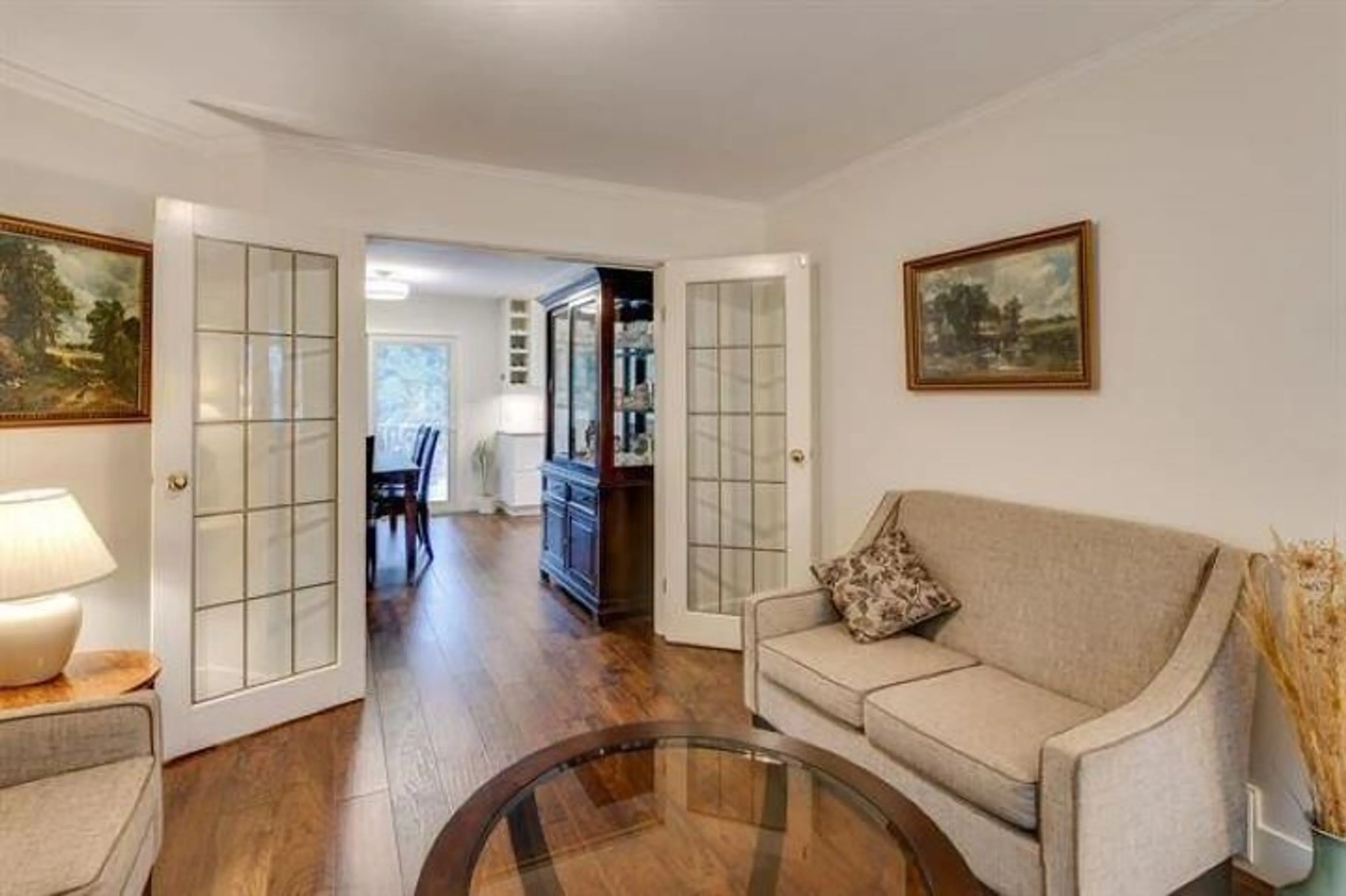Living room with furniture, unknown for 32964 10, Mission British Columbia V2V2K3