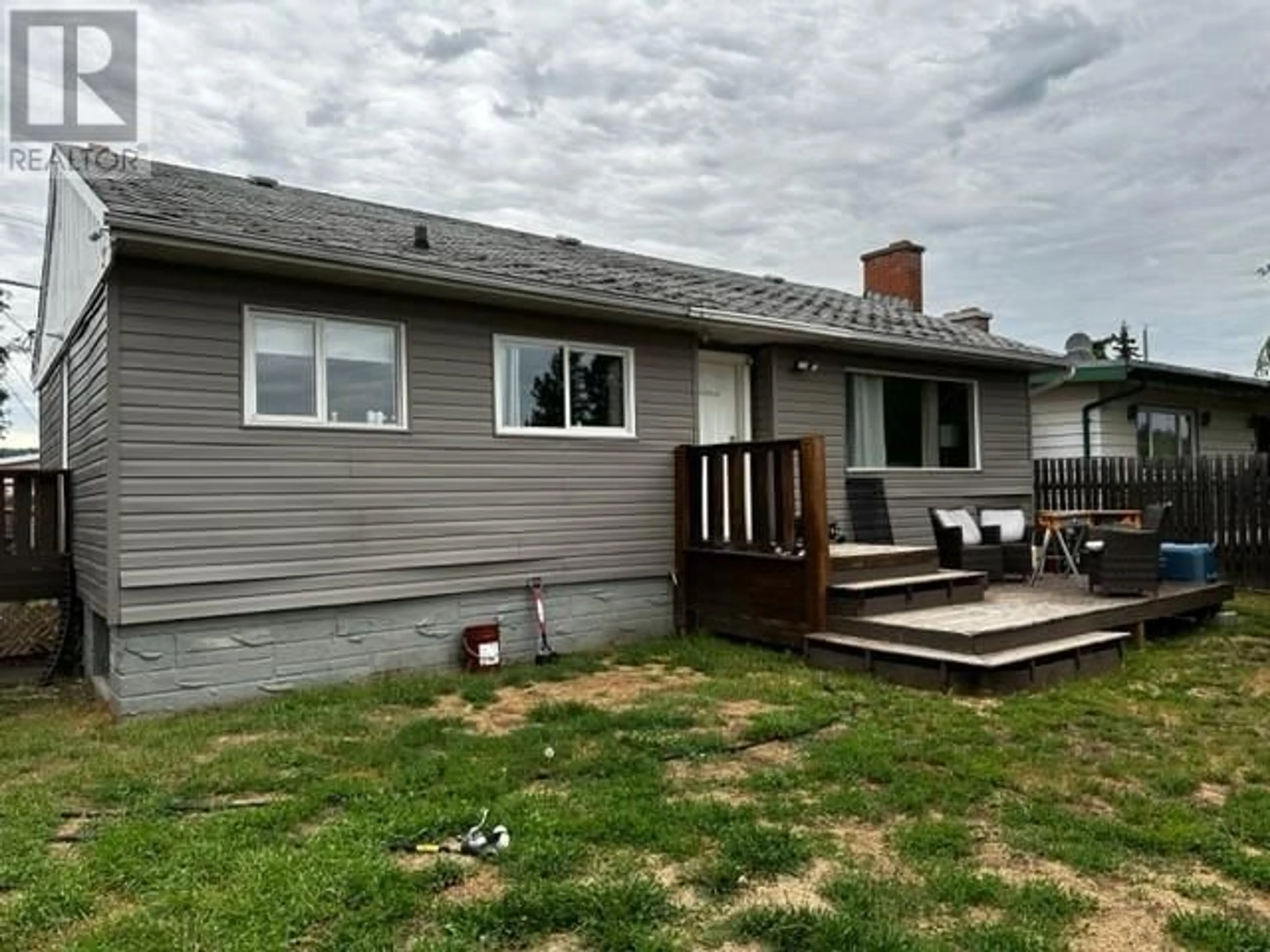 Frontside or backside of a home for 343 S LYON STREET, Prince George British Columbia V2N4Y4
