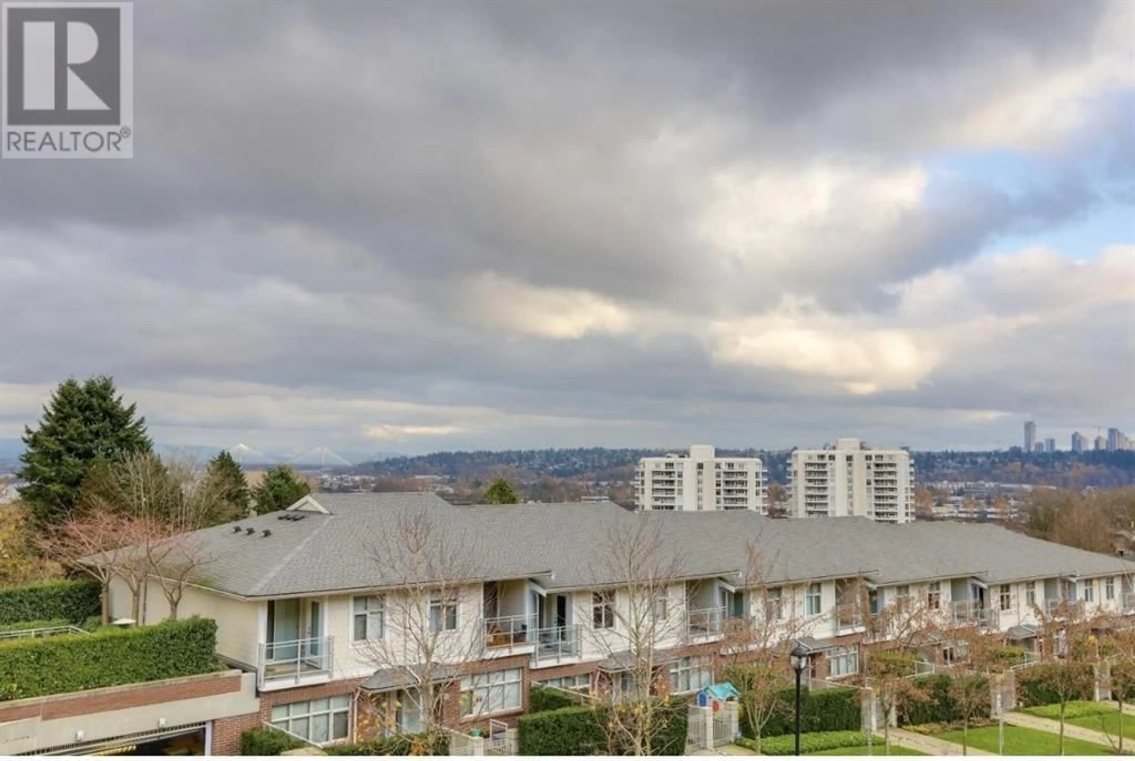 Indoor lobby for 309 290 FRANCIS WAY, New Westminster British Columbia V3L0C4